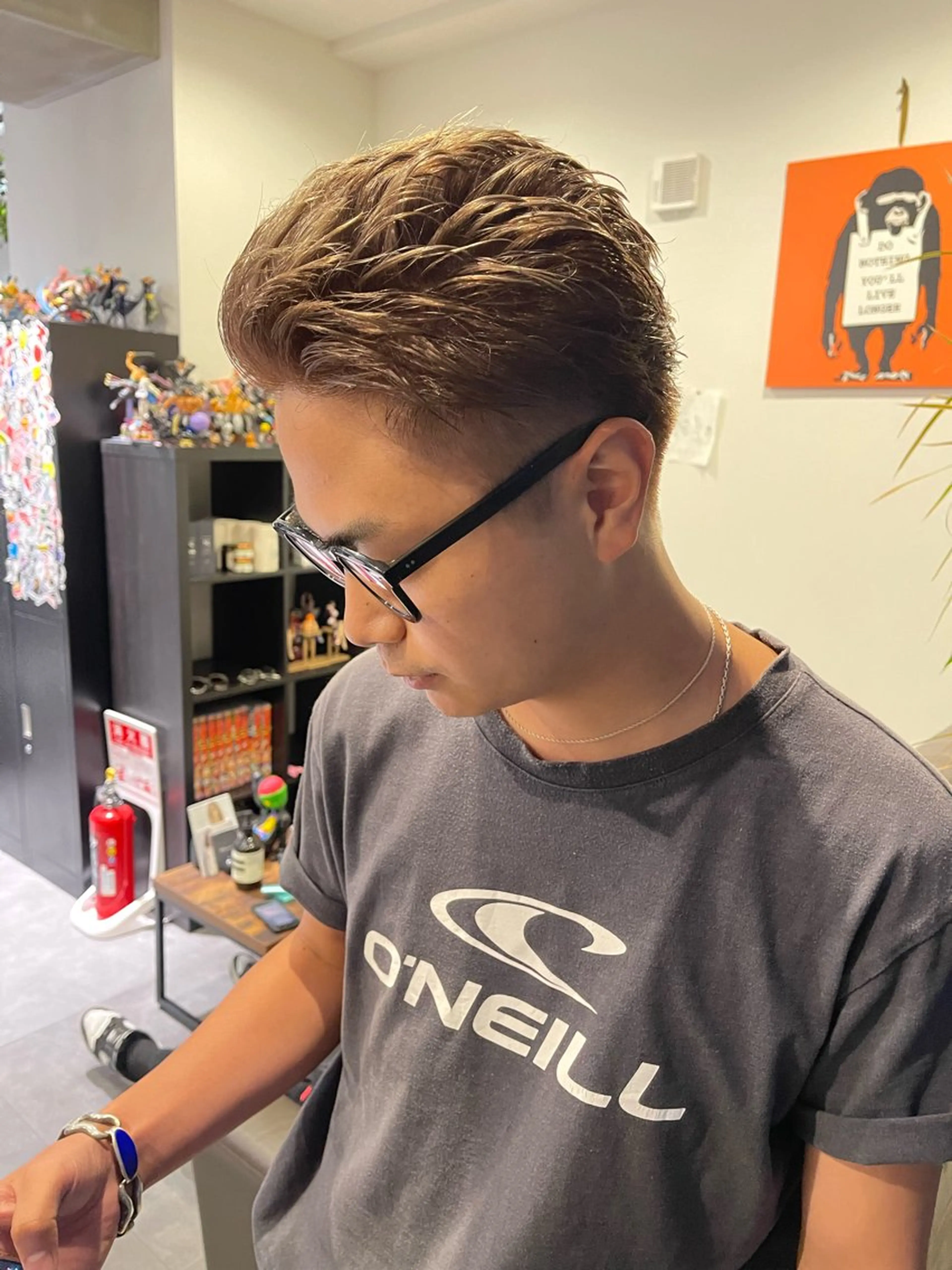 ショート カラー メンズ メンズブリーチ ベージュカラー ブリーチ guild.所属・アトム/ウルフ パーマ/レイヤーのヘアスタイル