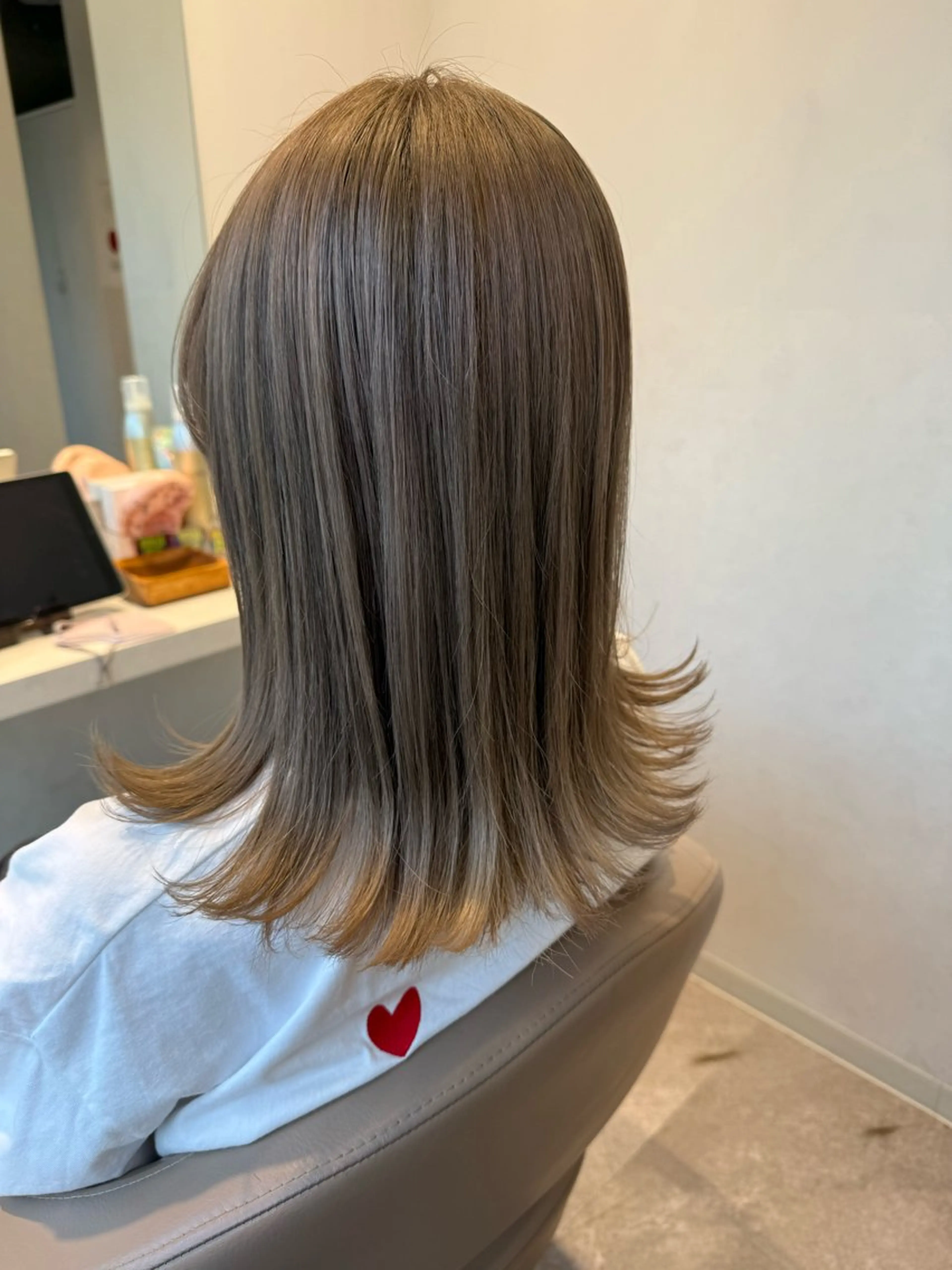 ミディアム カラー ベージュカラー グレージュ 🍇おぐら めぐみ🍇のヘアスタイル