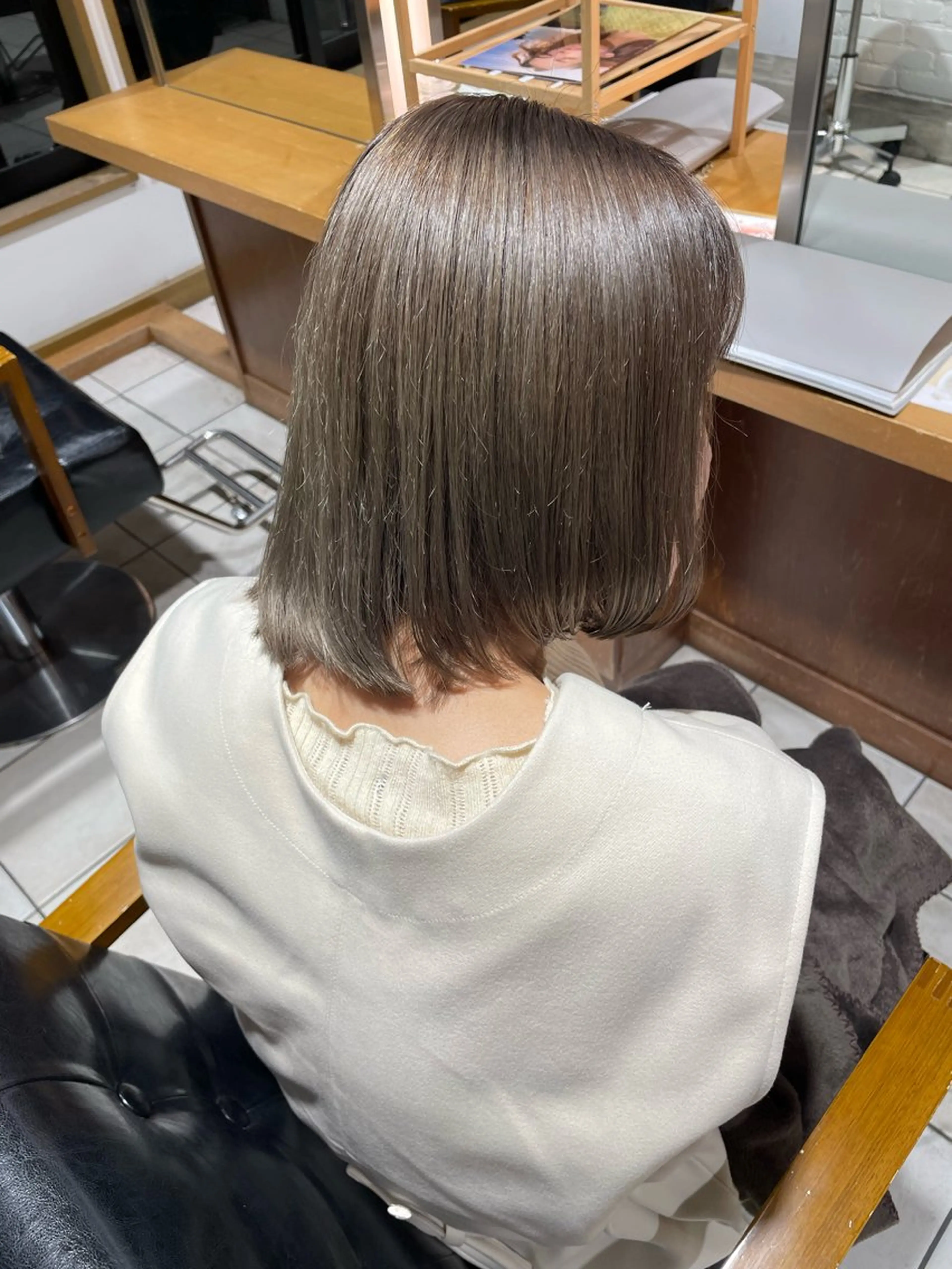 カラー グレージュ オリーブグレージュ オリーブグレー 🌟デザインカラー 🌟コノミ🌟のヘアスタイル