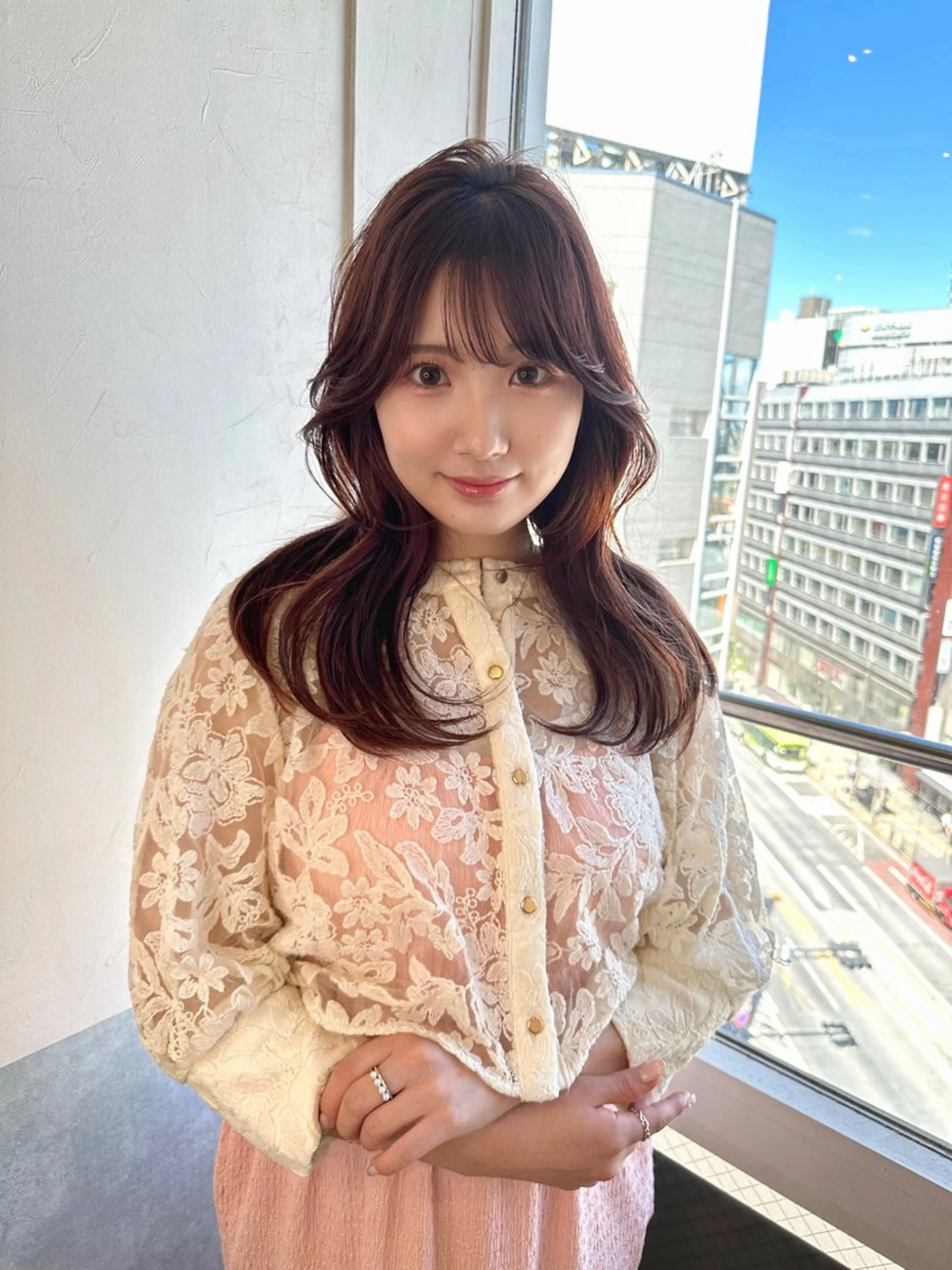 セミロング カット ヘアカラー ヘッドスパ La Bonheur hair reve 池袋西口所属・コテ巻き風パーマ /志村大成のヘアスタイル