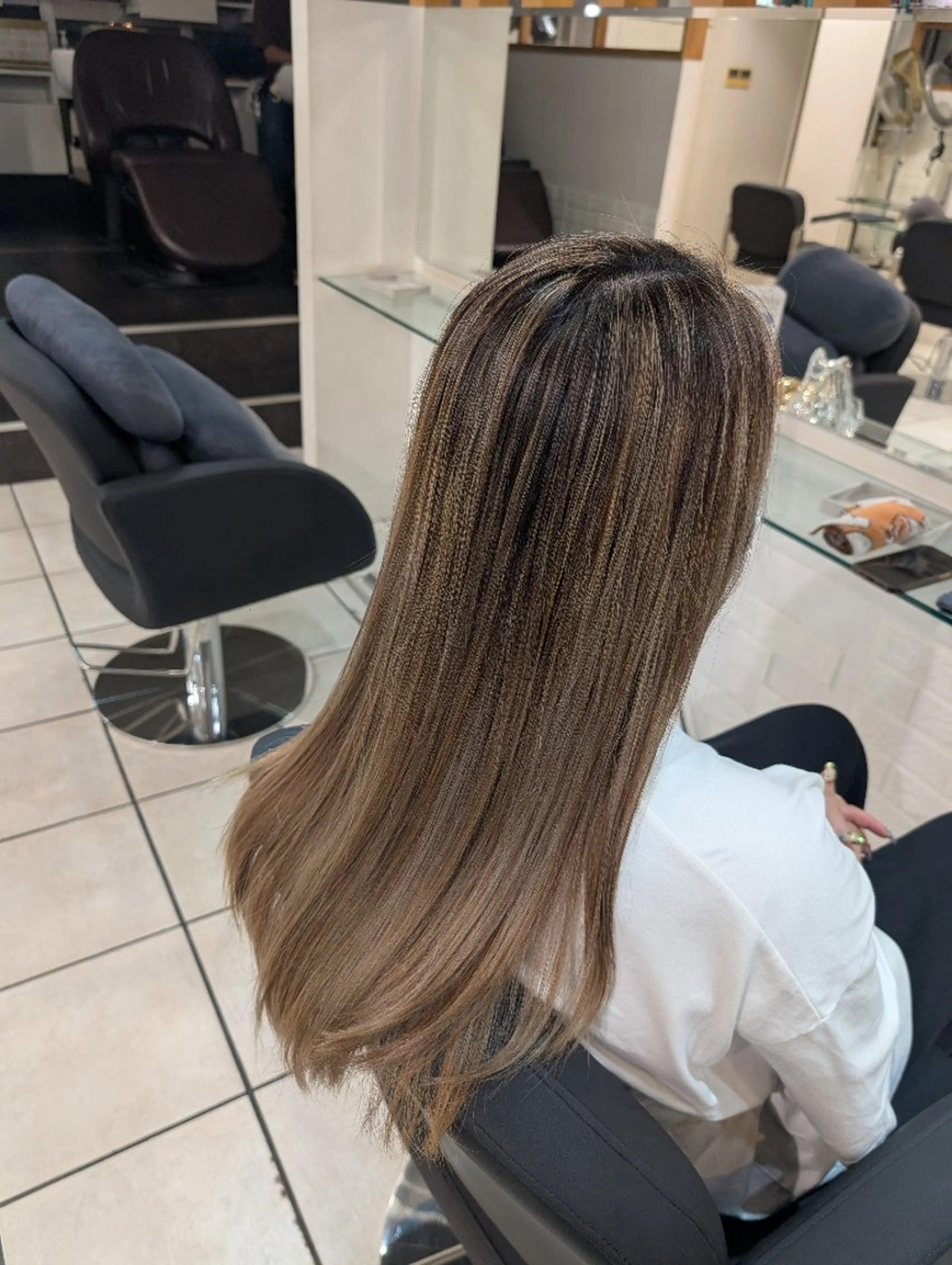 ロング カラー ベージュカラー ハイライトカラー ハイライト ヘアカラー insence glue所属・和髪もできる盛れる ヘアメ&美容師✨弥生のヘアスタイル