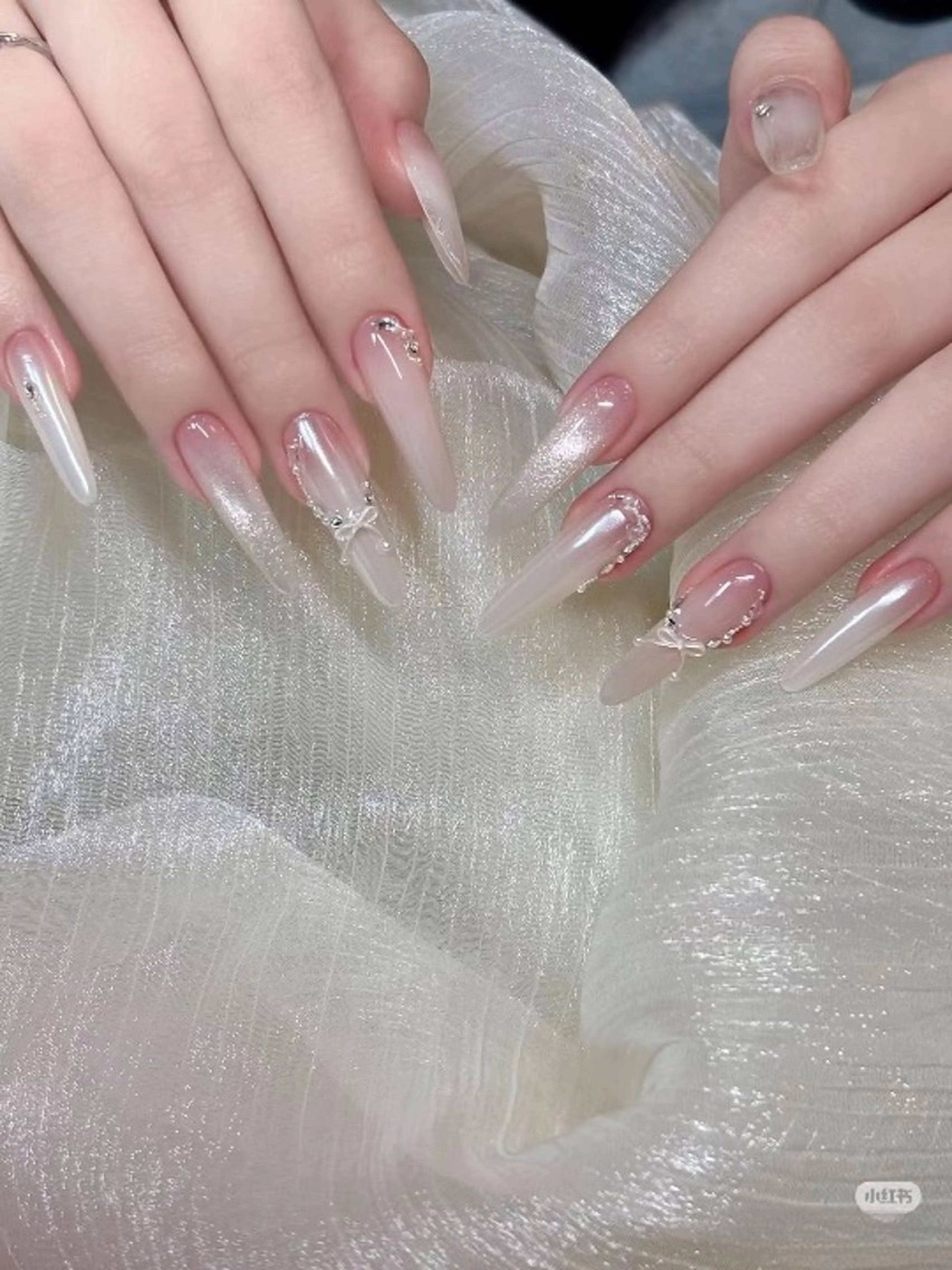 カラー グラデーションカラー ピンクカラー ハンドネイル AIN Nailのネイルデザイン