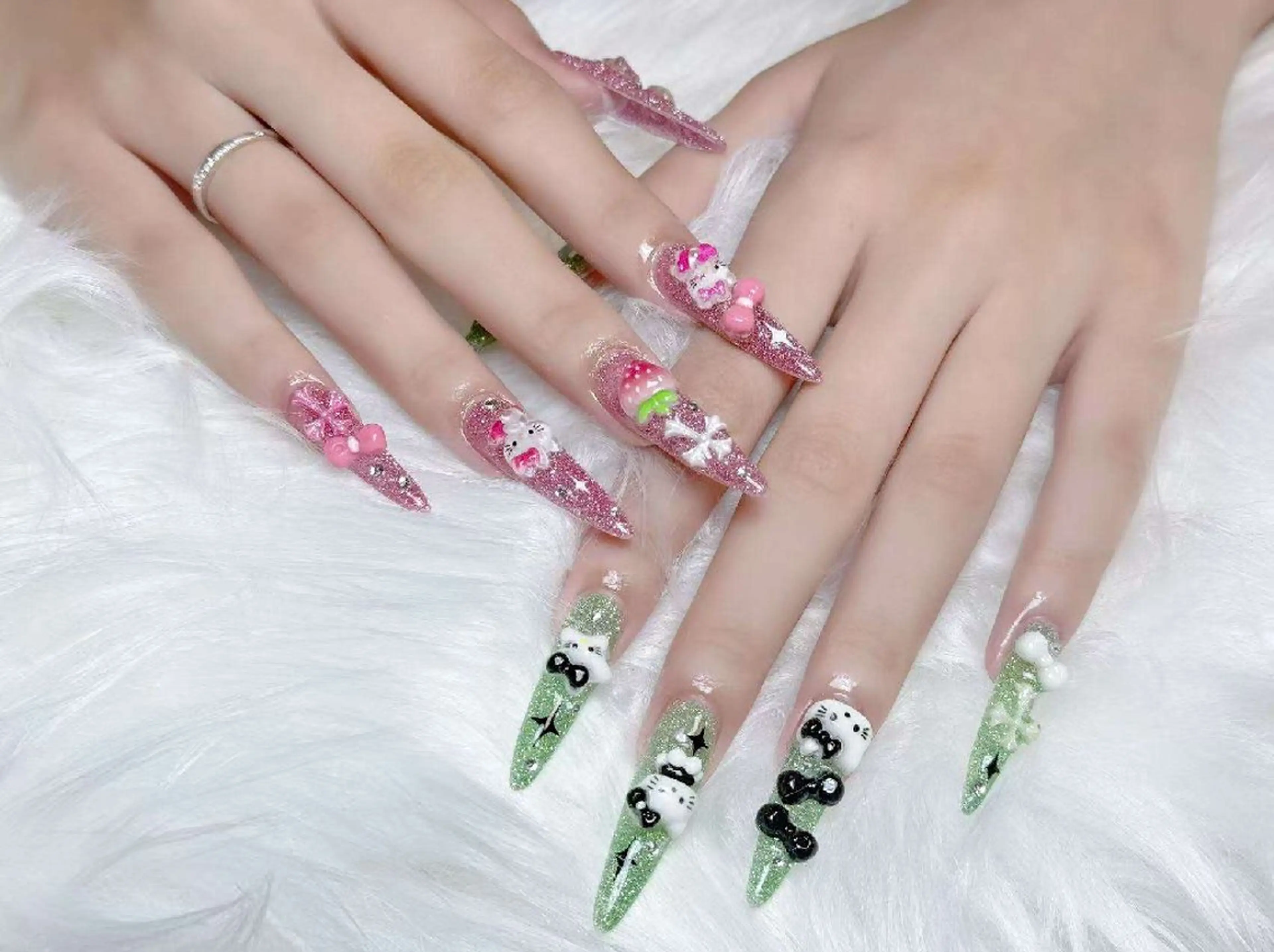 ネイル 小島 阿佑美のネイルデザイン