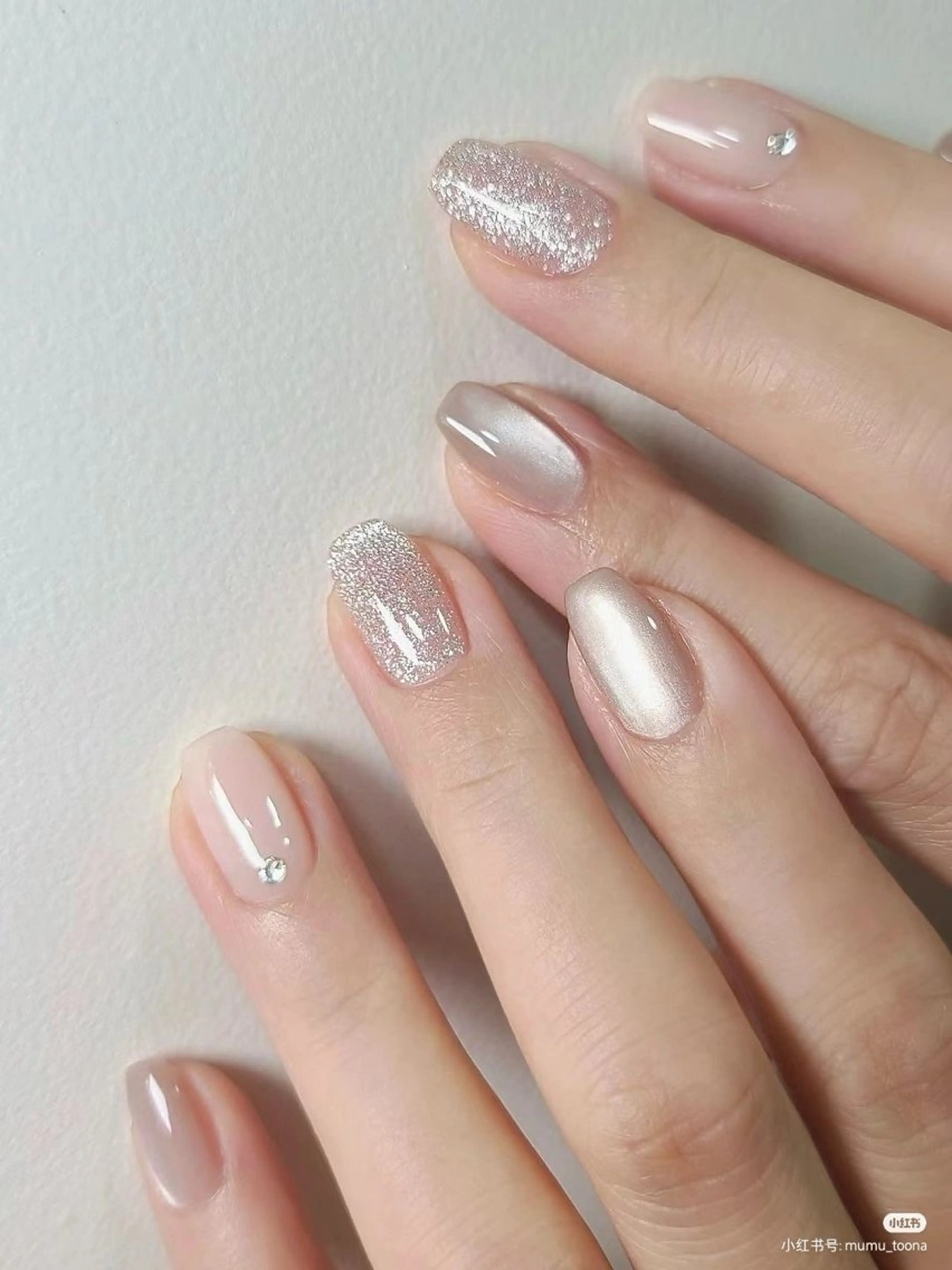 ネイル キラキラネイル 韓国ネイル ロングネイル ワンホンネイル ハンドネイル Josie nail salonのネイルデザイン