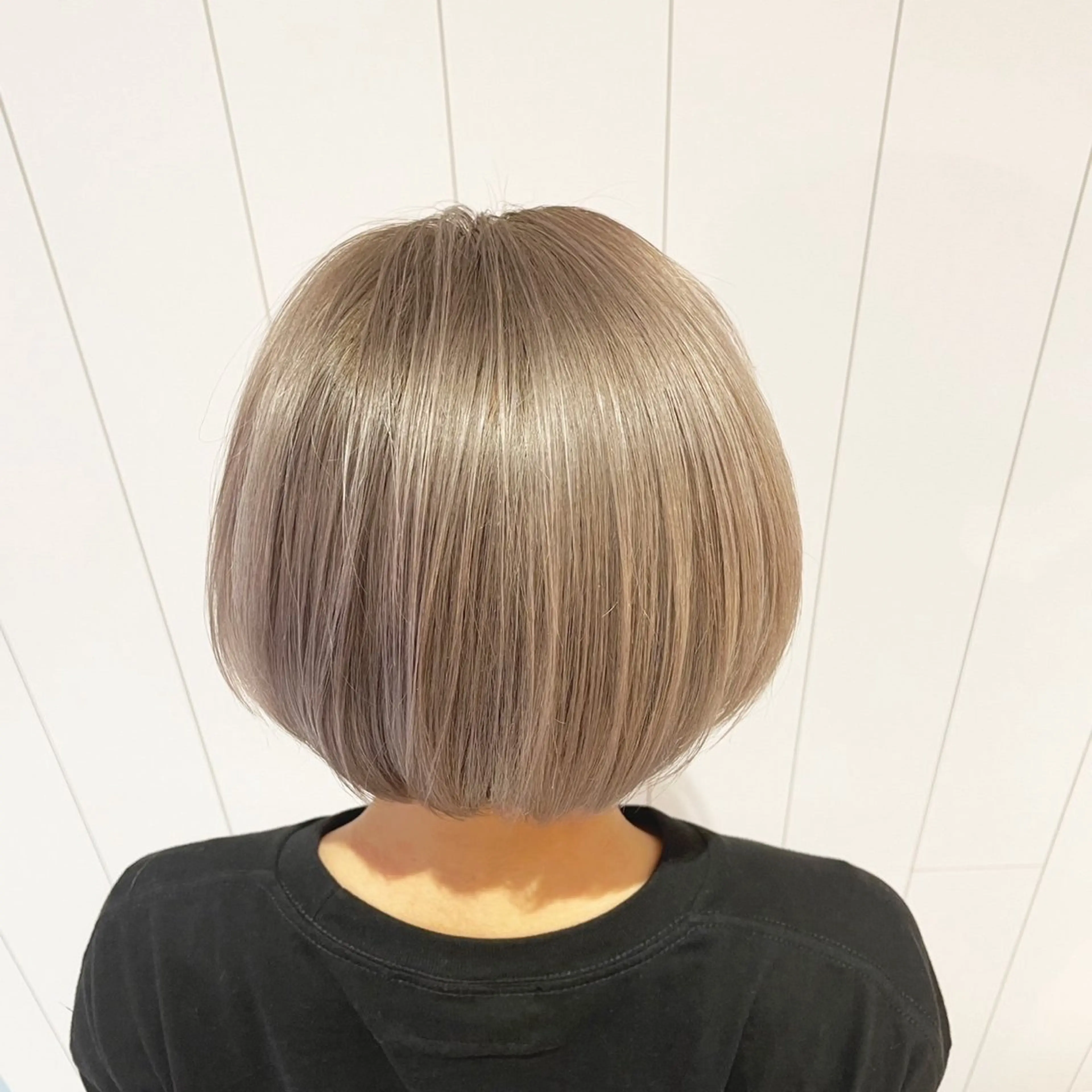 ショート カラー ブリーチ 透明感カラー メンズパーマ・ カット モリヤ🌺のヘアスタイル