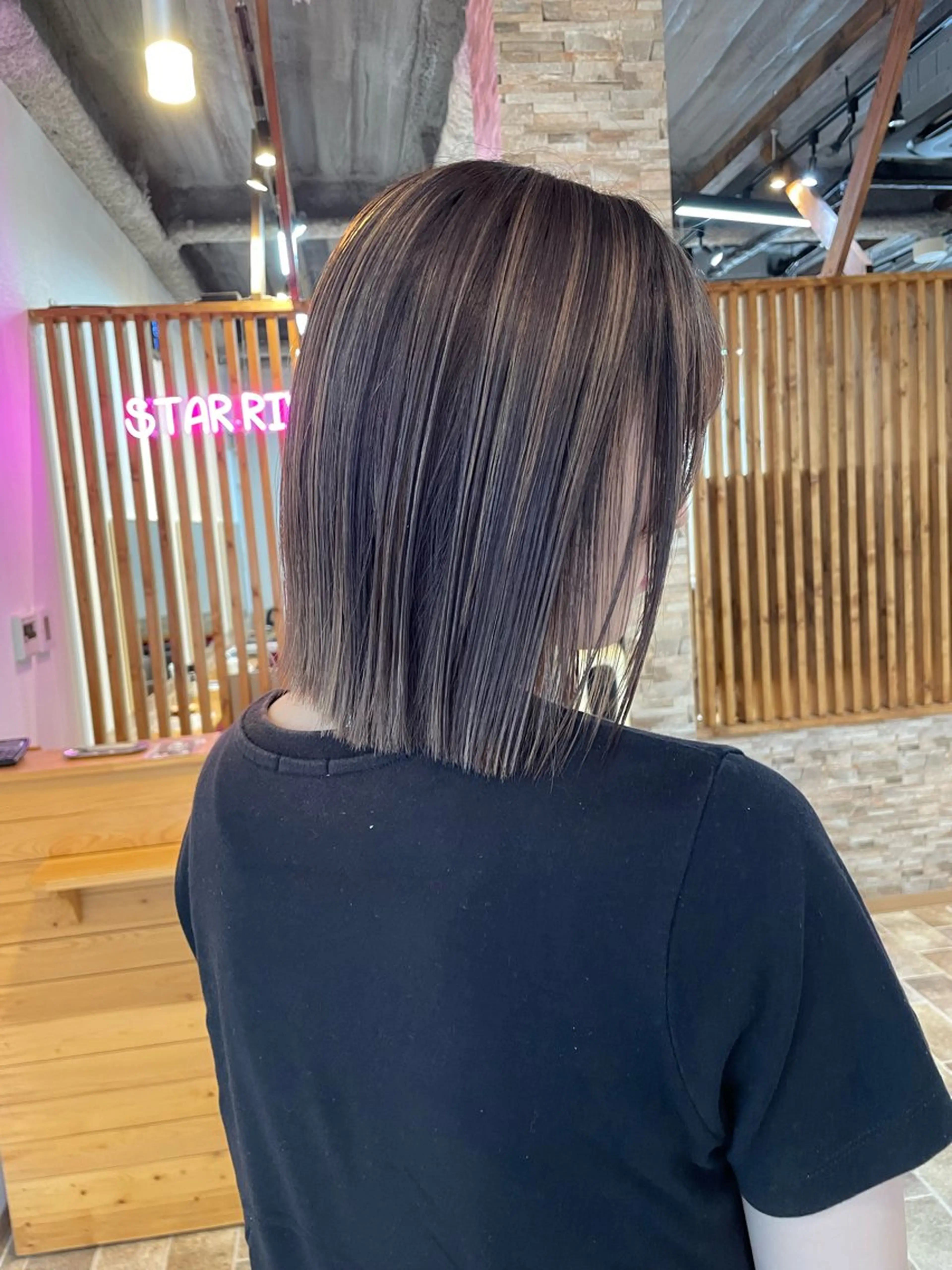ミディアム カラー グレージュ ハイライトカラー ハイライト カット ヘアカラー トリートメント YUI/ ブリーチカラー🌷のヘアスタイル