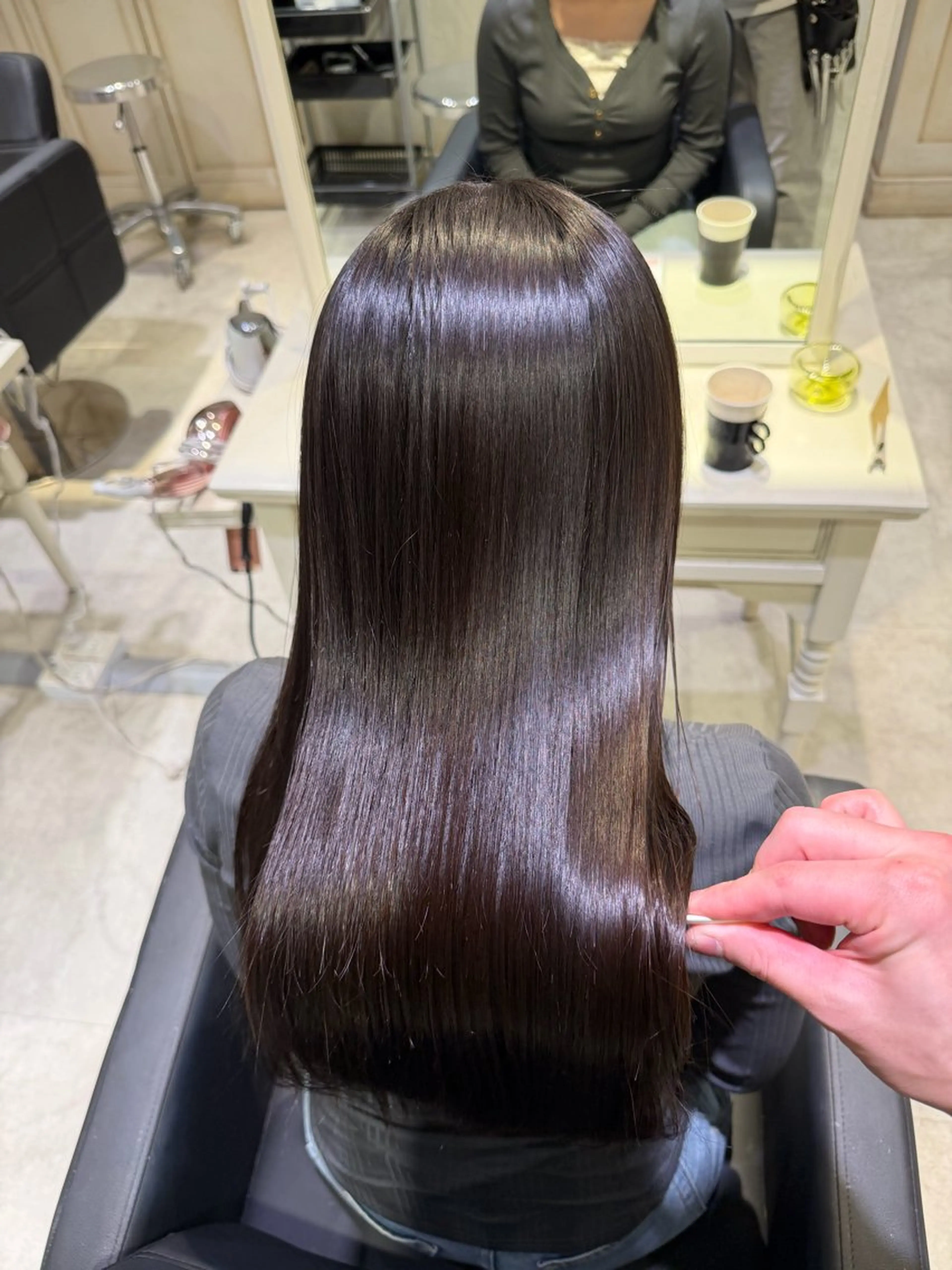 セミロング カット ヘアカラー 縮毛矯正 トリートメント 🟠髪質改善縮毛矯正 YUTO🟠のヘアスタイル