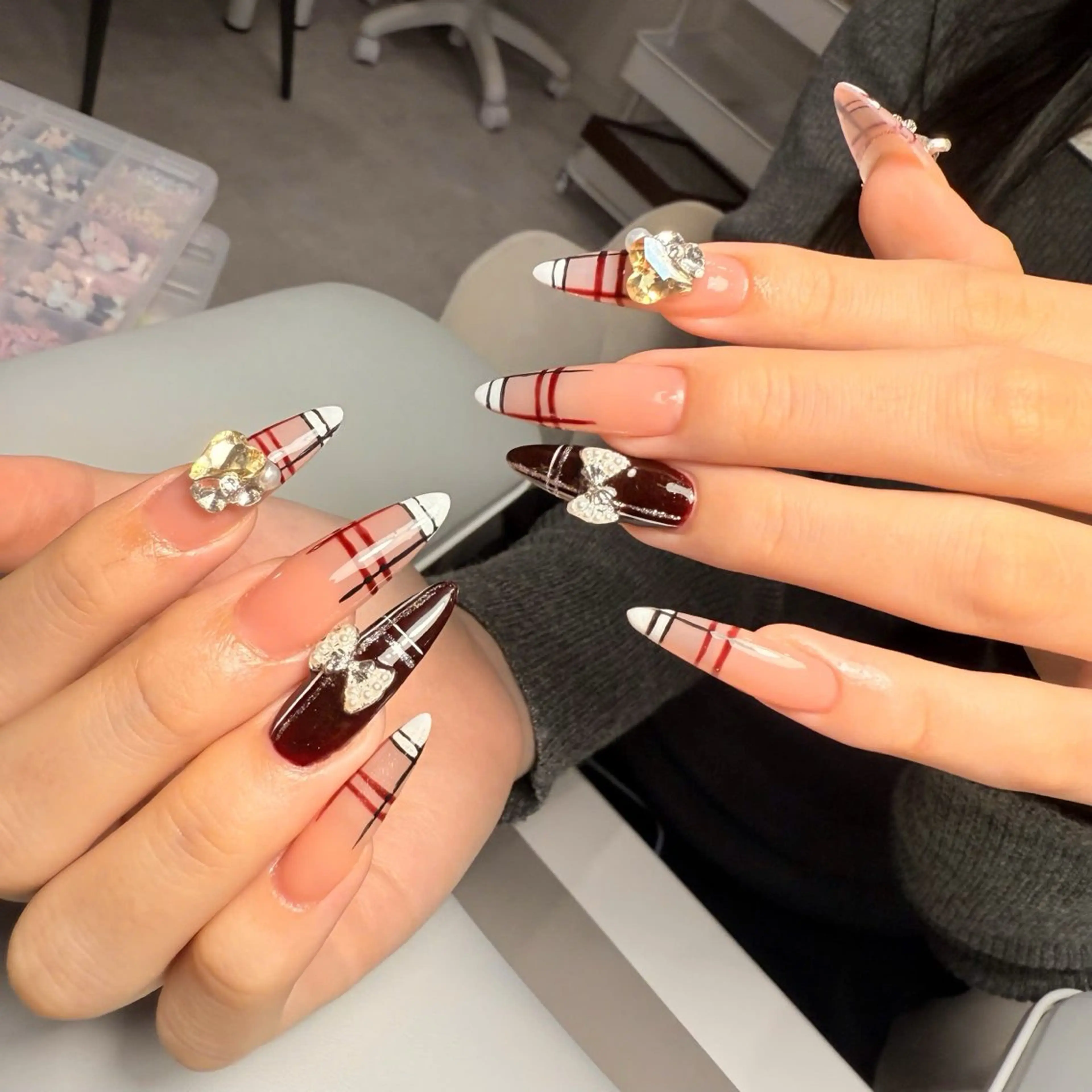 ネイル ハンドネイル Lyna 池袋のネイルデザイン