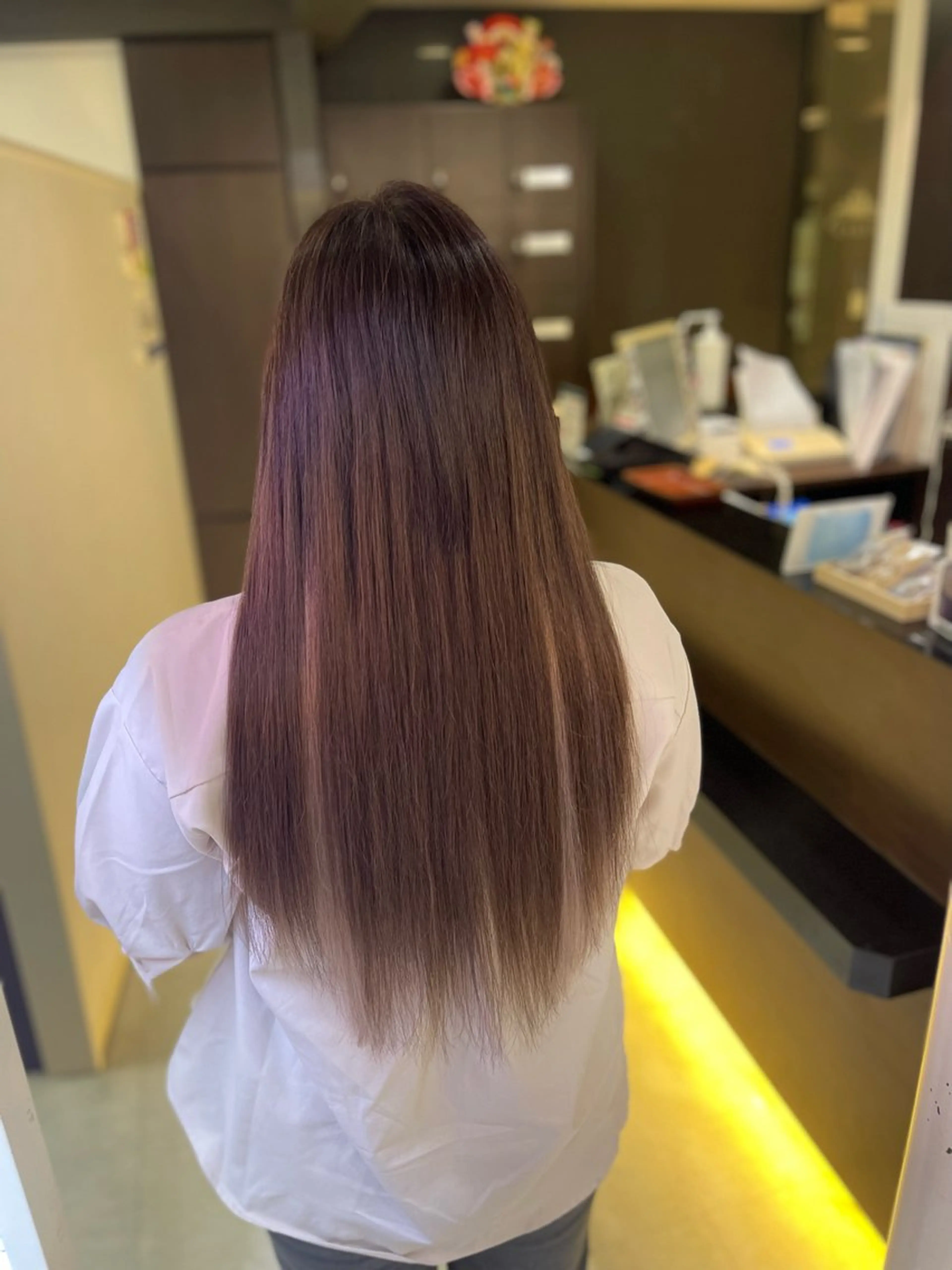 ロング カラー エクステ 山口 万綾のヘアスタイル