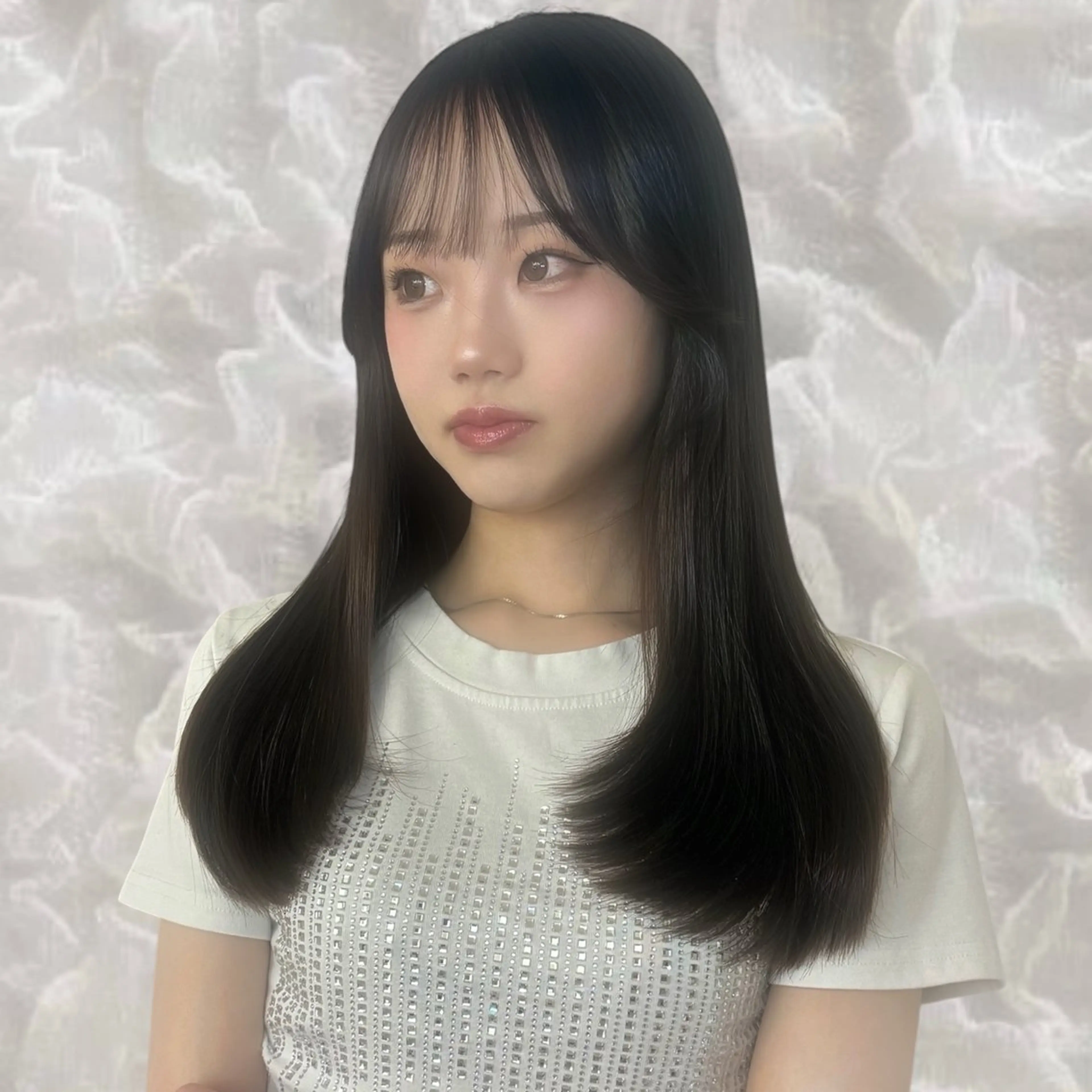 セミロング 韓国風ヘア カット トリートメント ヘアセット 韓国ヘア/レイヤー 顔周りカット/ユキナのヘアスタイル