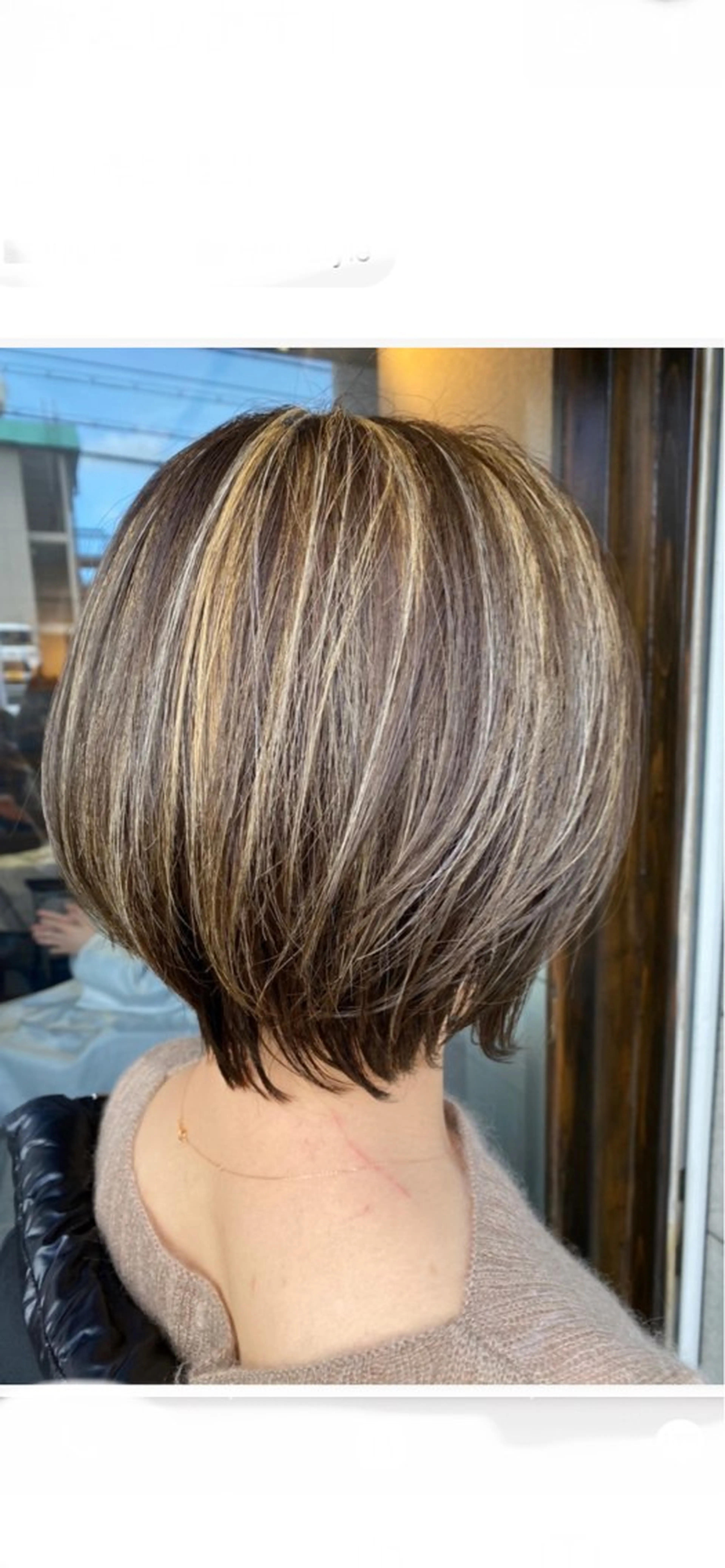 カラー GAGA D Ashのヘアスタイル