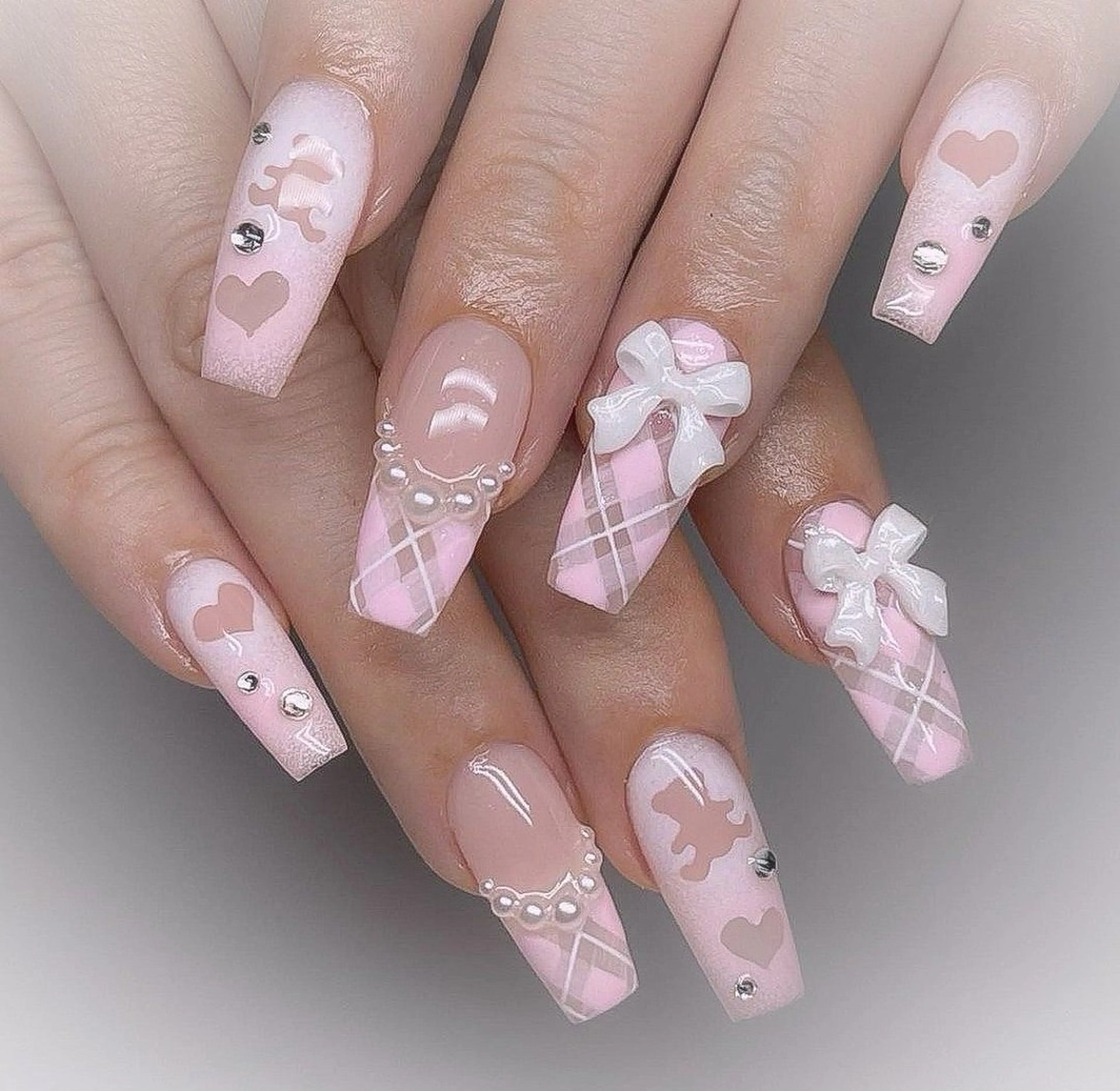 ネイル 長さ出し フレンチネイル 韓国ネイル 赤色 ネイルチップ ハンドネイル Lee Nailsのネイルデザイン