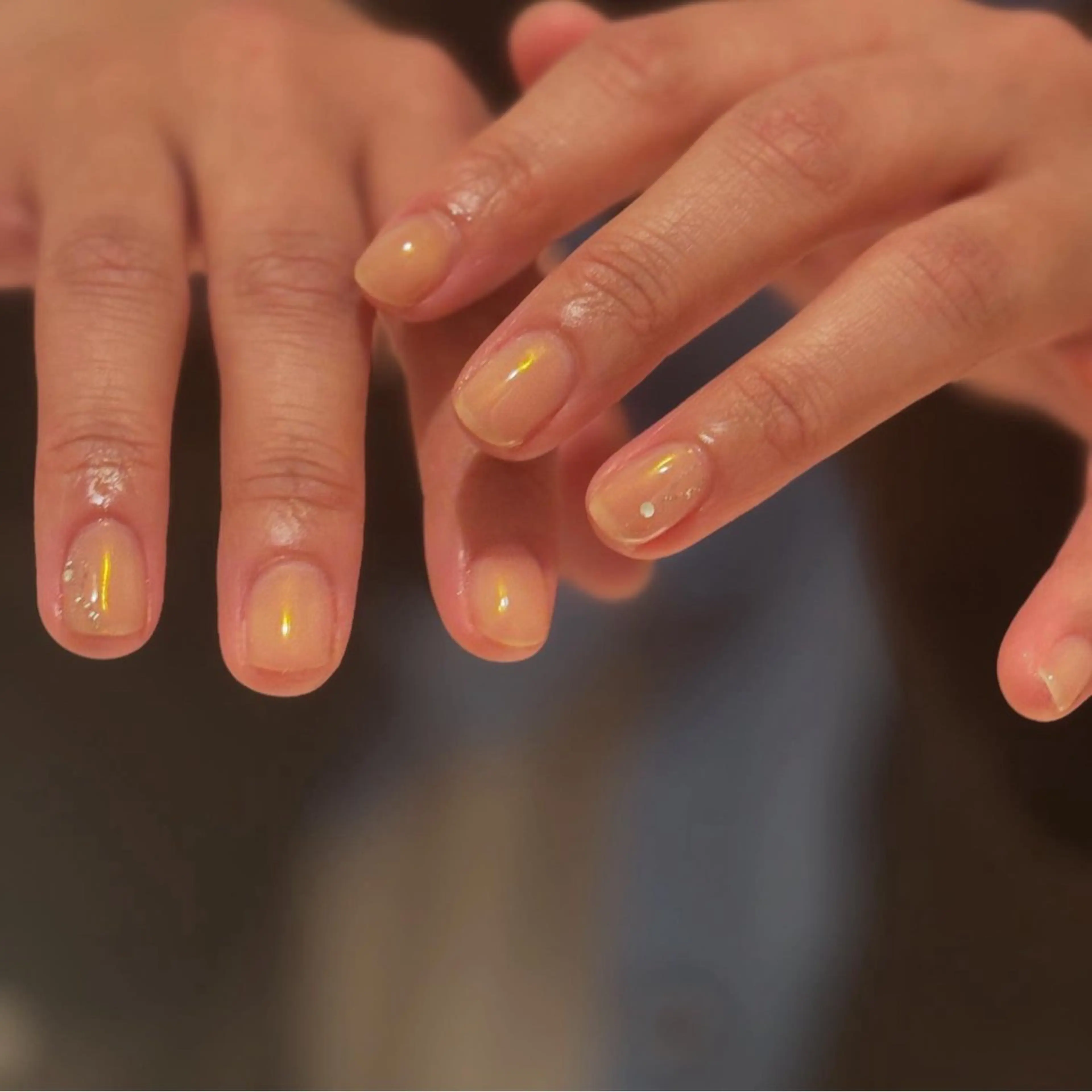 ネイル オーロラネイル ピンク ピンクベージュ ハンドネイル Elio所属・Elio 国泰寺のネイルデザイン