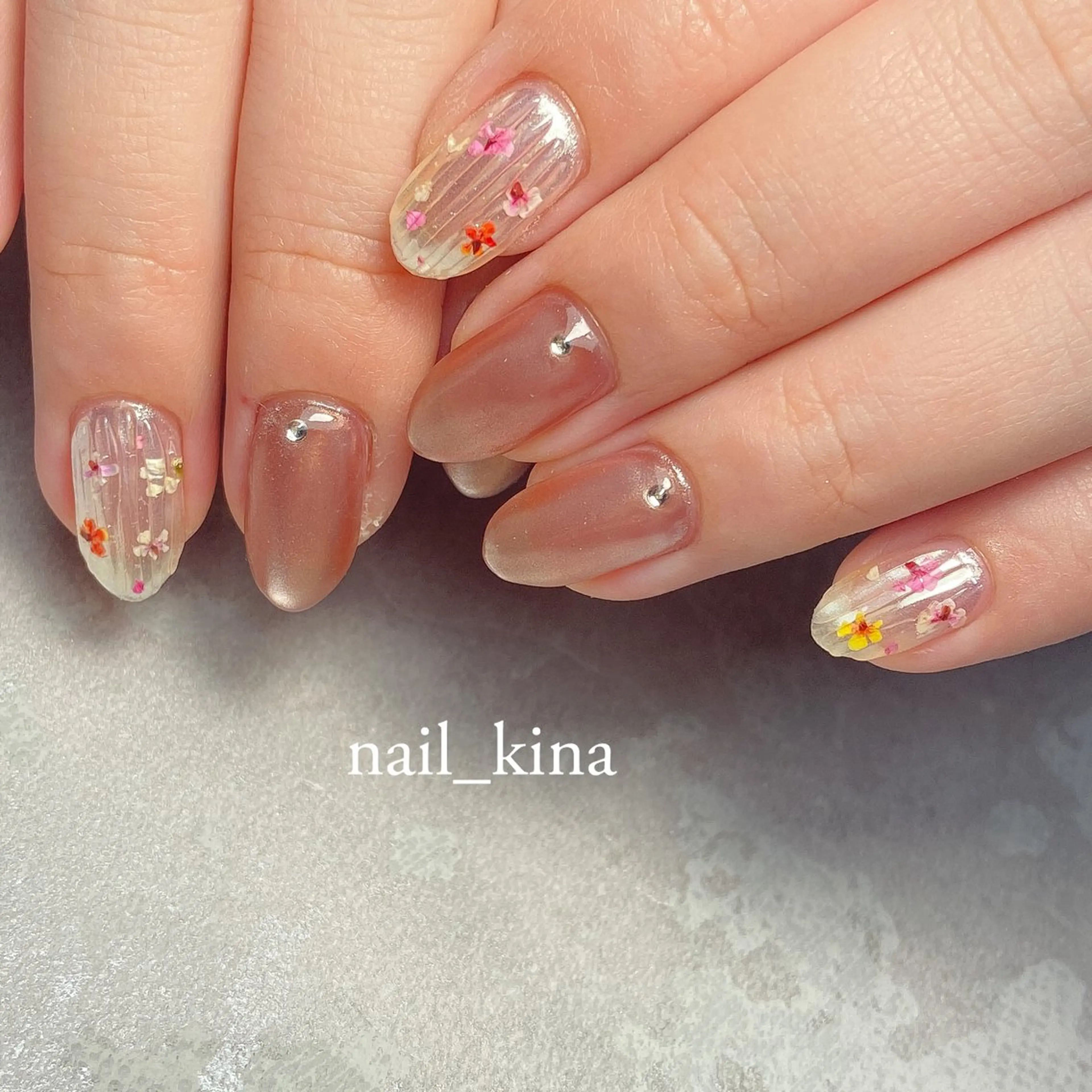 ネイル アートネイル フラワーネイル マグネットネイル 春ネイル nail_ kinaのネイルデザイン