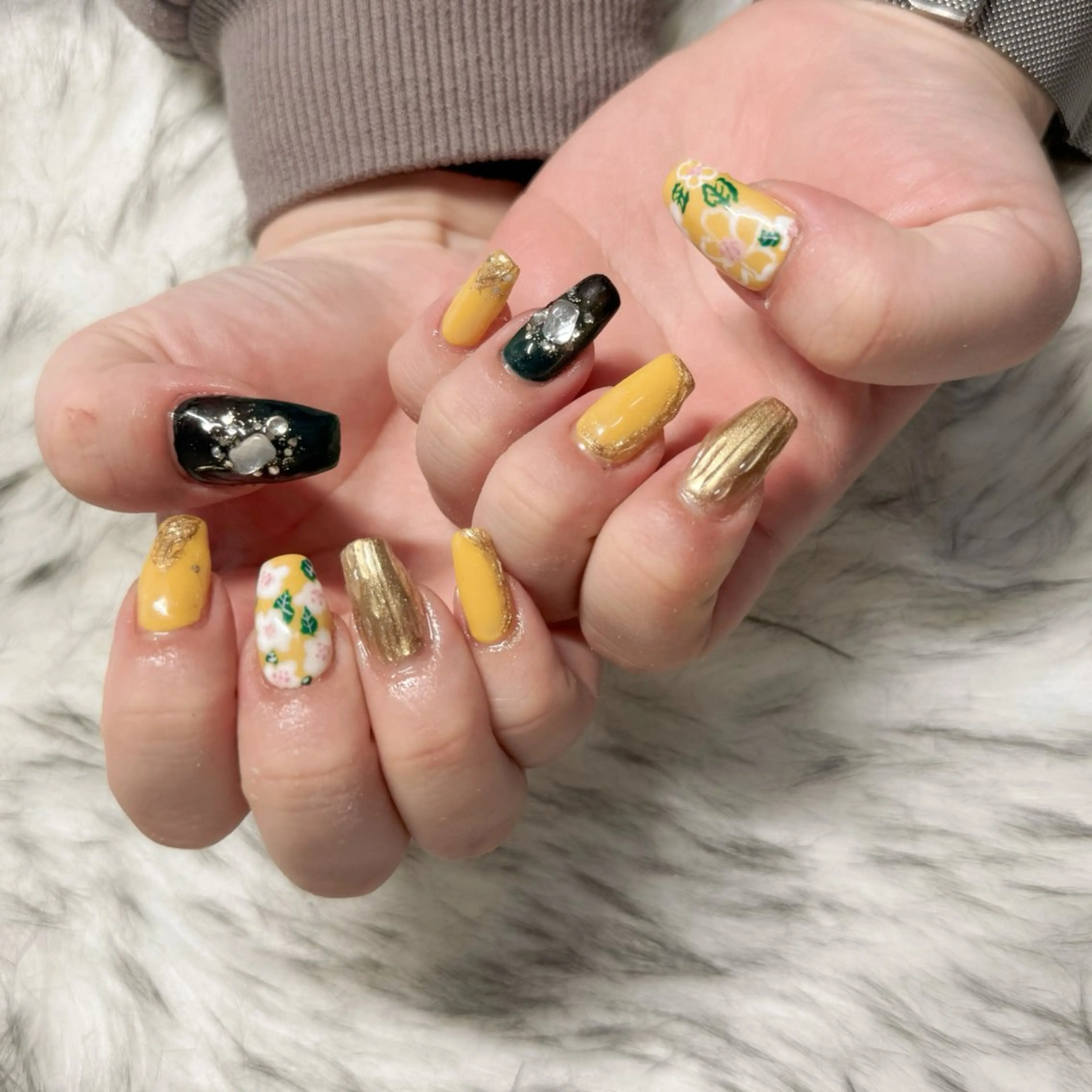 セミロング ハンドネイル mao .のネイルデザイン