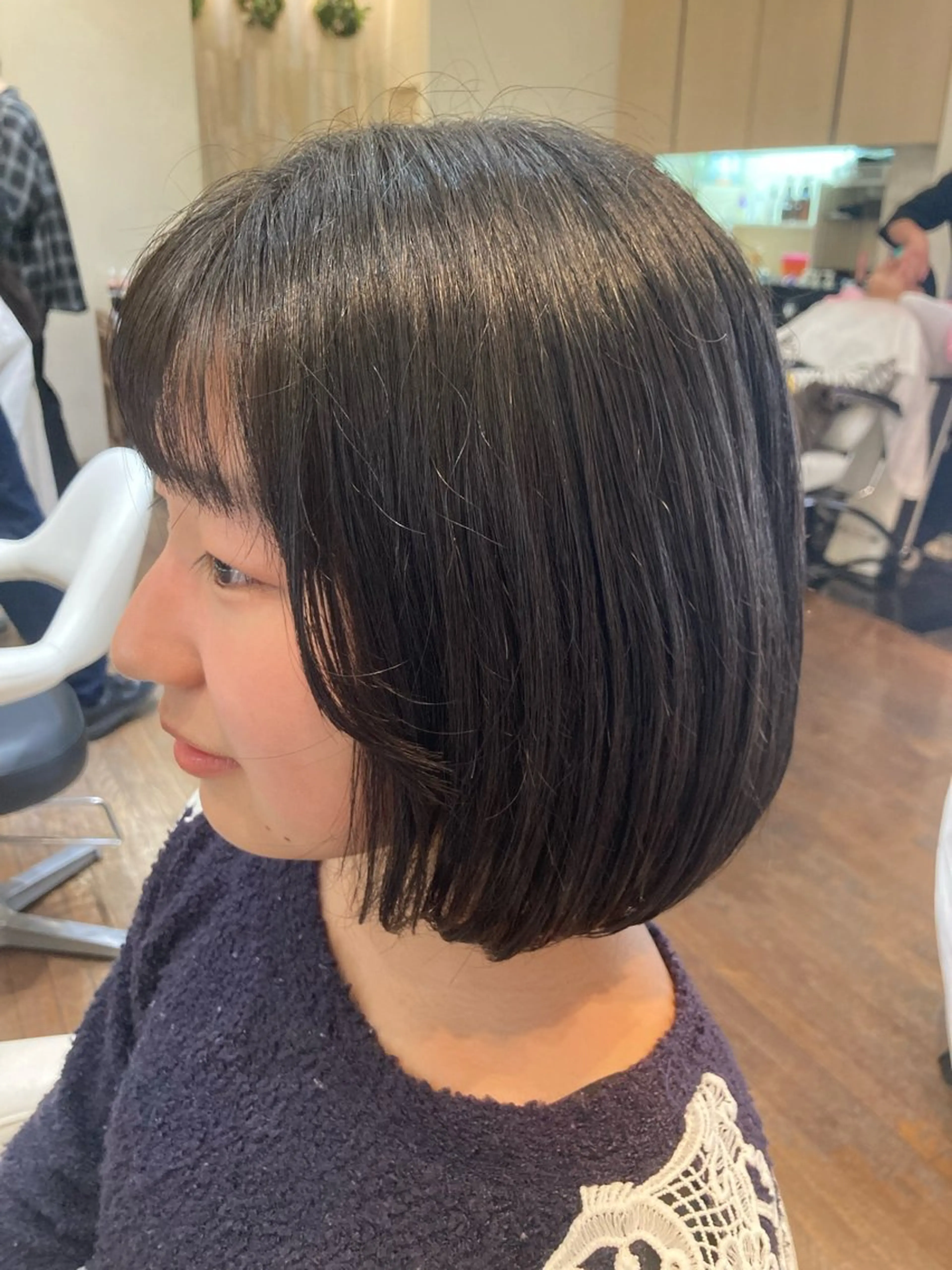 ミディアム ボブ 西山 菜己星のヘアスタイル