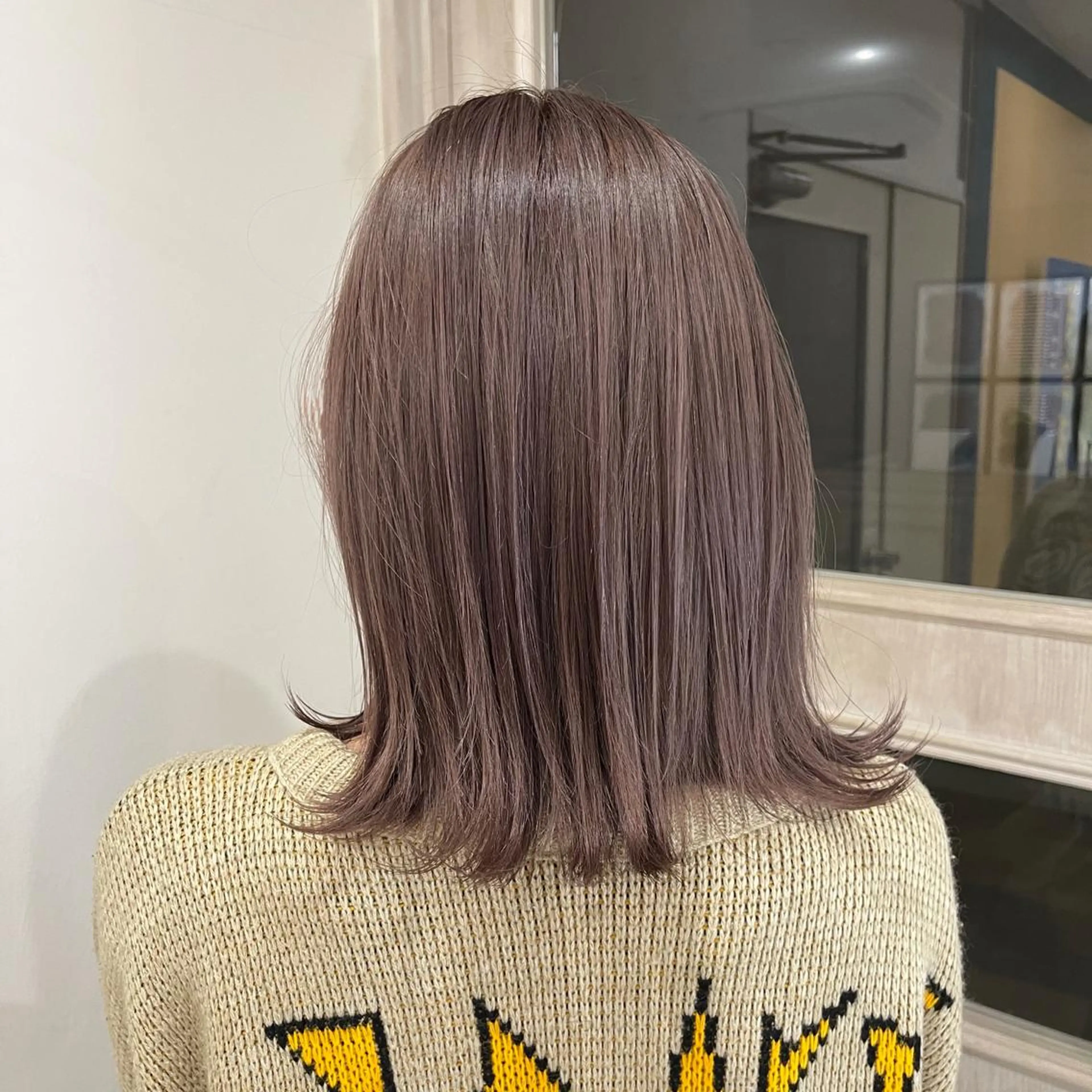 ショート カラー ベージュカラー ピンクカラー ピンクベージュ ヘアカラー UMEDA FIGAROのヘアスタイル