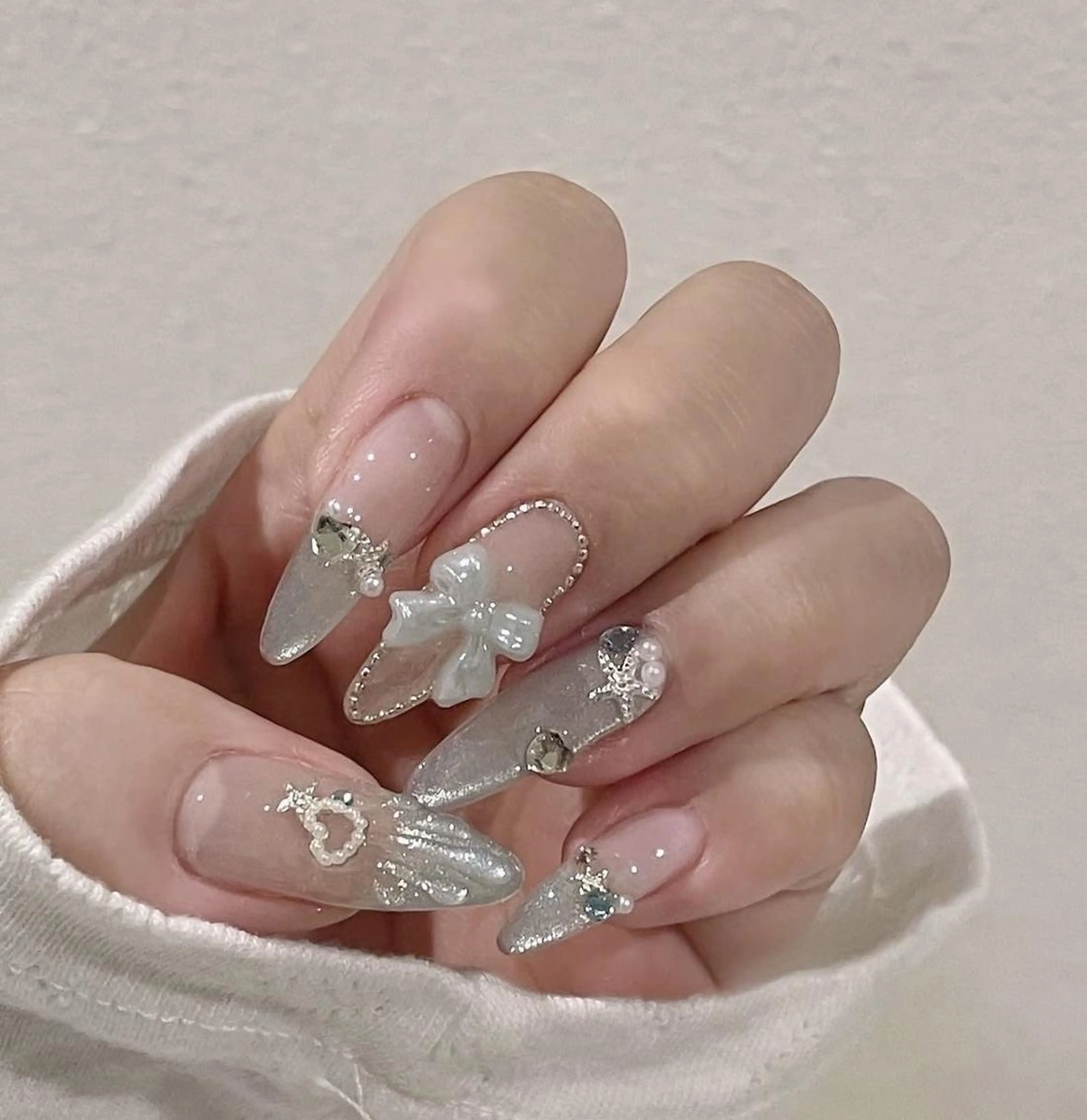 ネイル 長さ出し フレンチネイル グラデーション 卒業式 マグネットネイル ハンドネイル MIHANA NAILのネイルデザイン