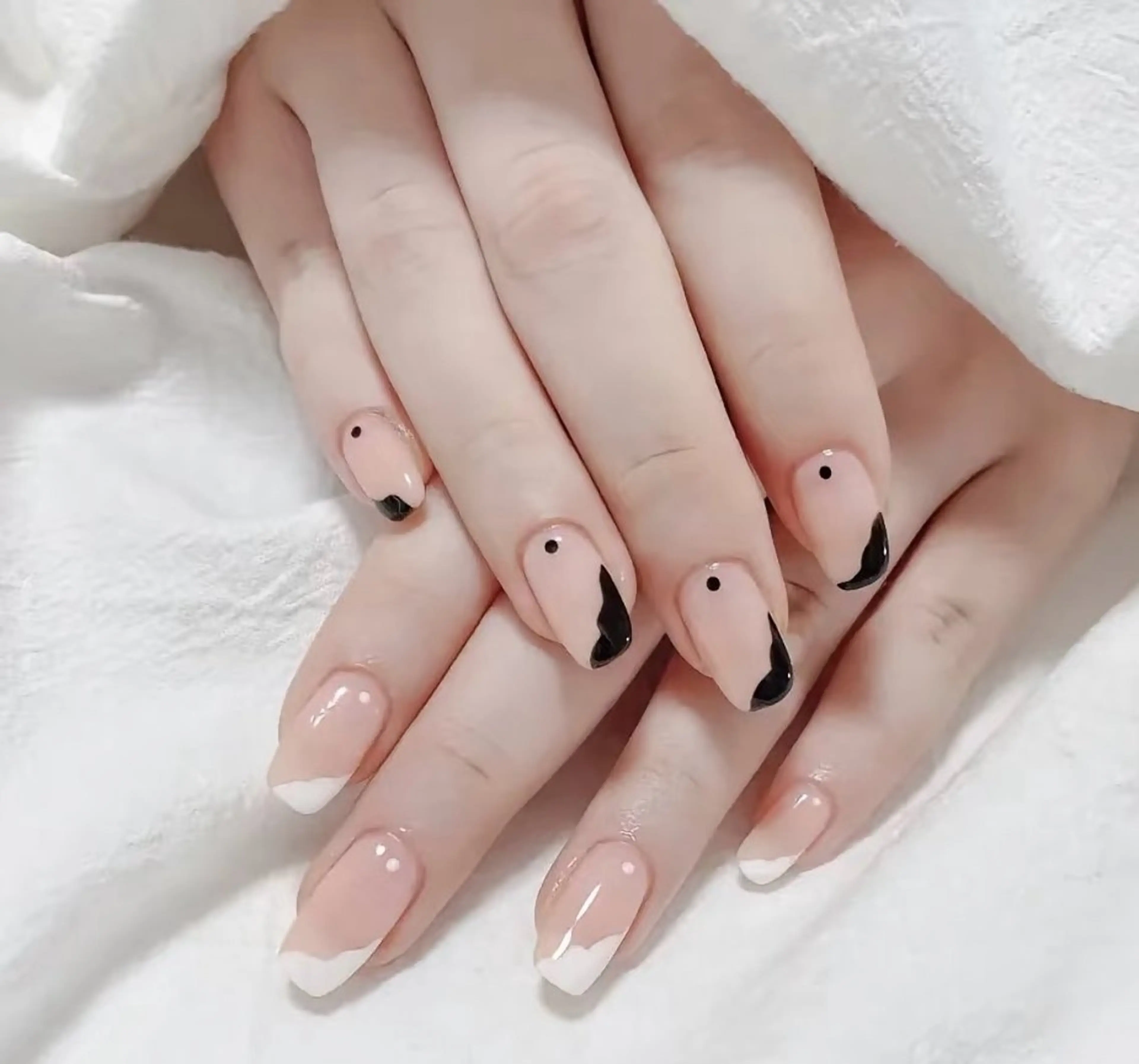 ネイル 高木 維麗絲のネイルデザイン