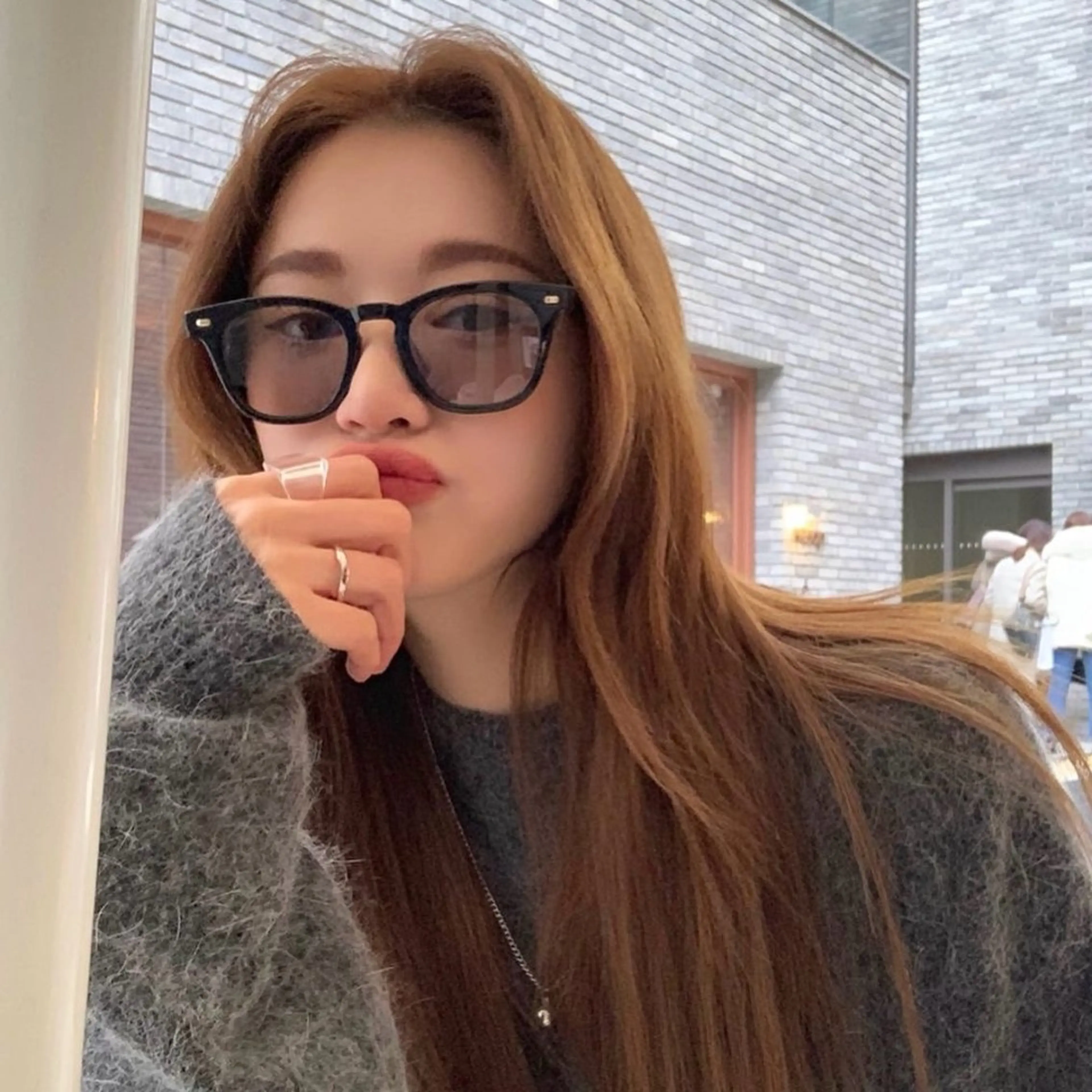 セミロング カラー ベージュカラー ブリーチ ケアブリーチ 透明感カラー ダブルカラー nonoka オリーブ/レイヤーのヘアスタイル