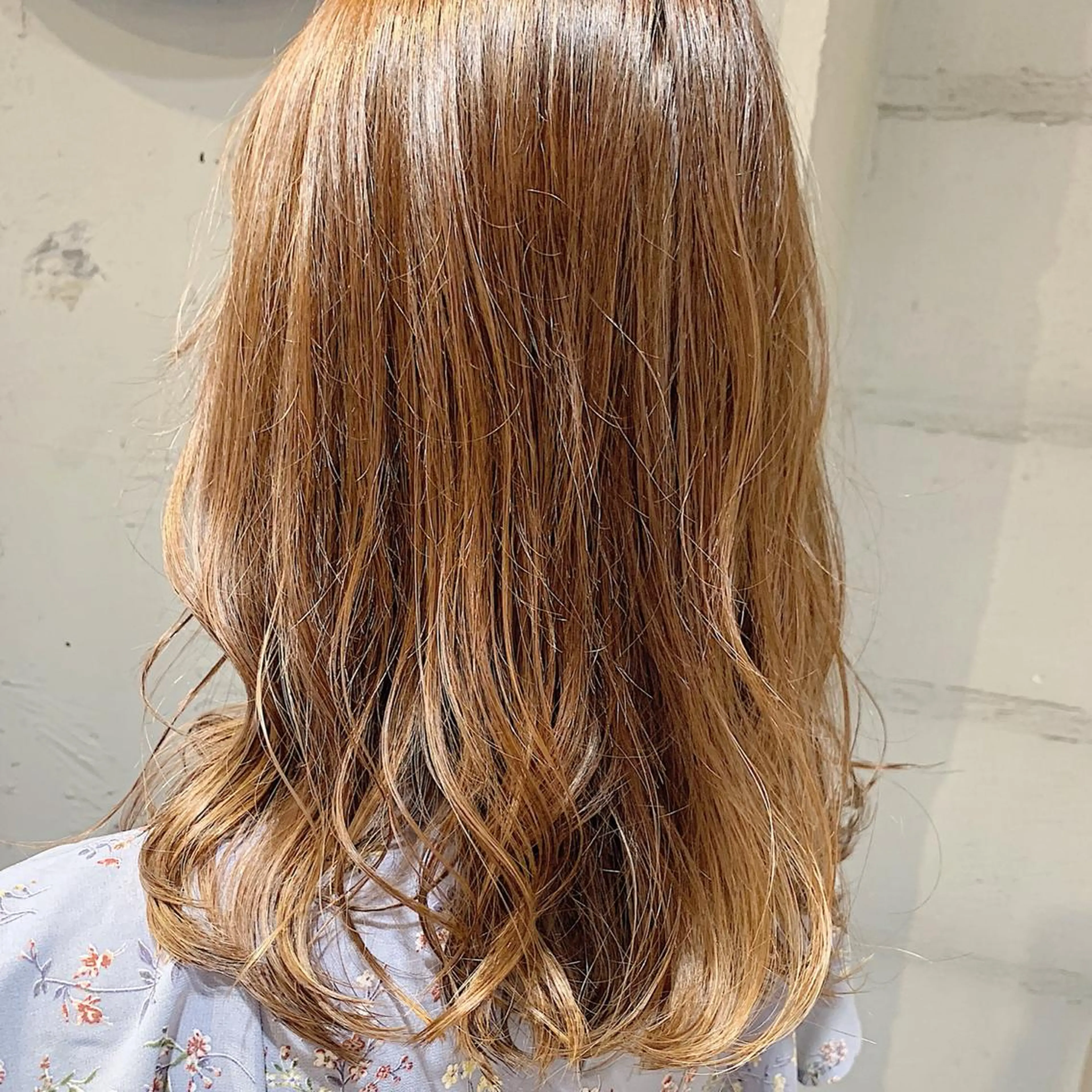 ミディアム カラー ベージュカラー ハイライトカラー ハイライト ハイライト/レイヤー 木下翔太のヘアスタイル