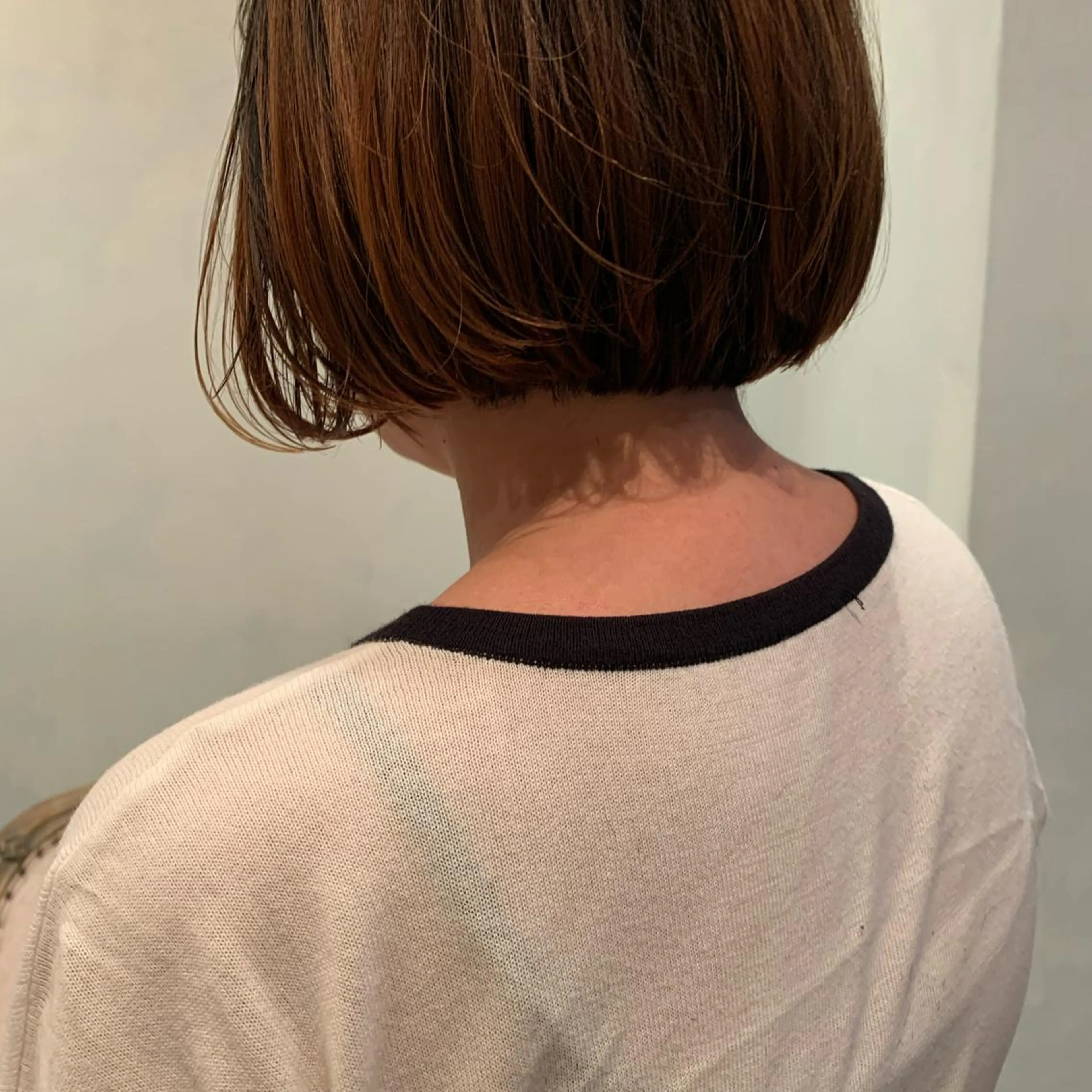 ショート SAKINO. ベージュカラーのヘアスタイル