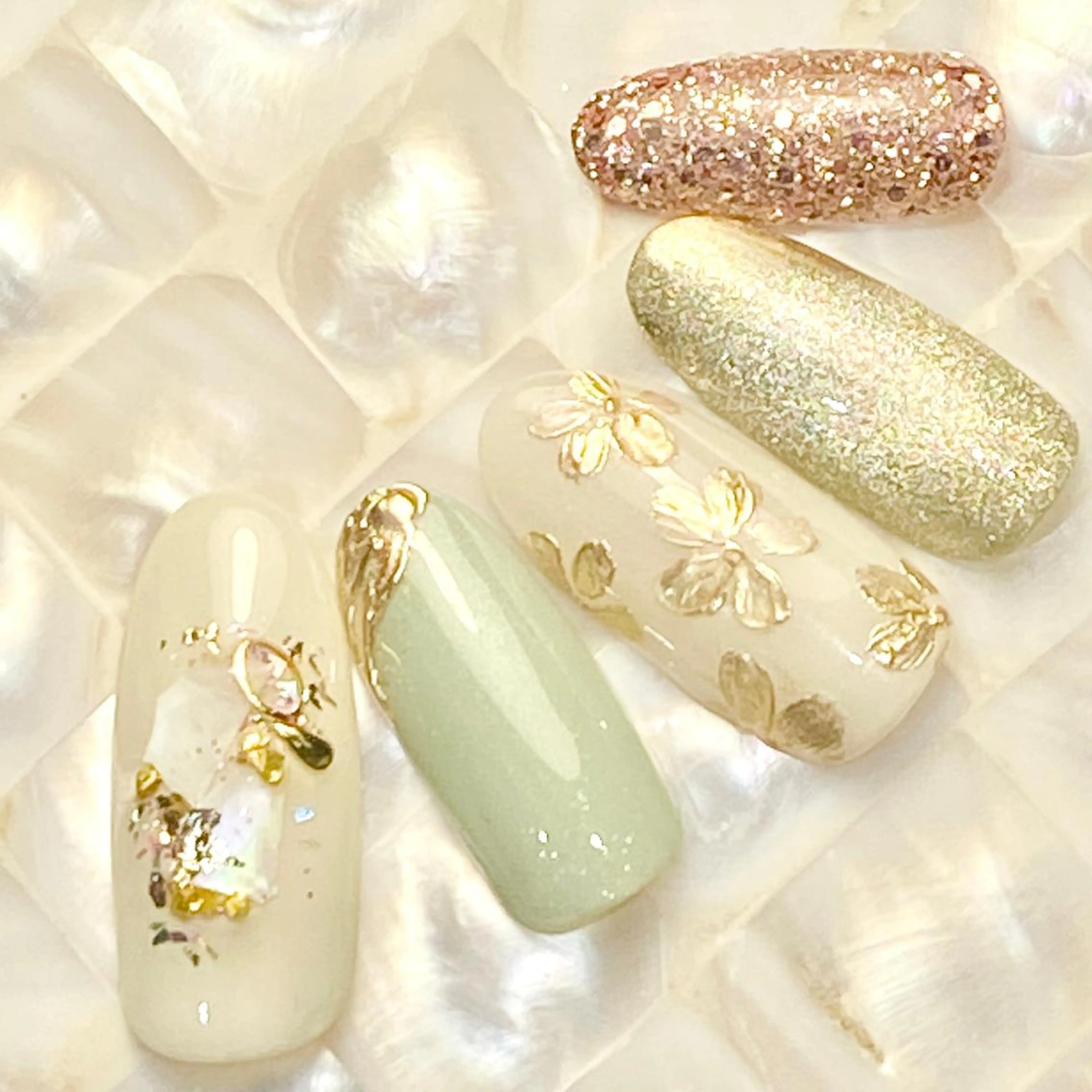 ネイル フラワーネイル ジェルネイル ハードジェル ミラーネイル スカルプネイル プライベートサロン Rのネイルデザイン