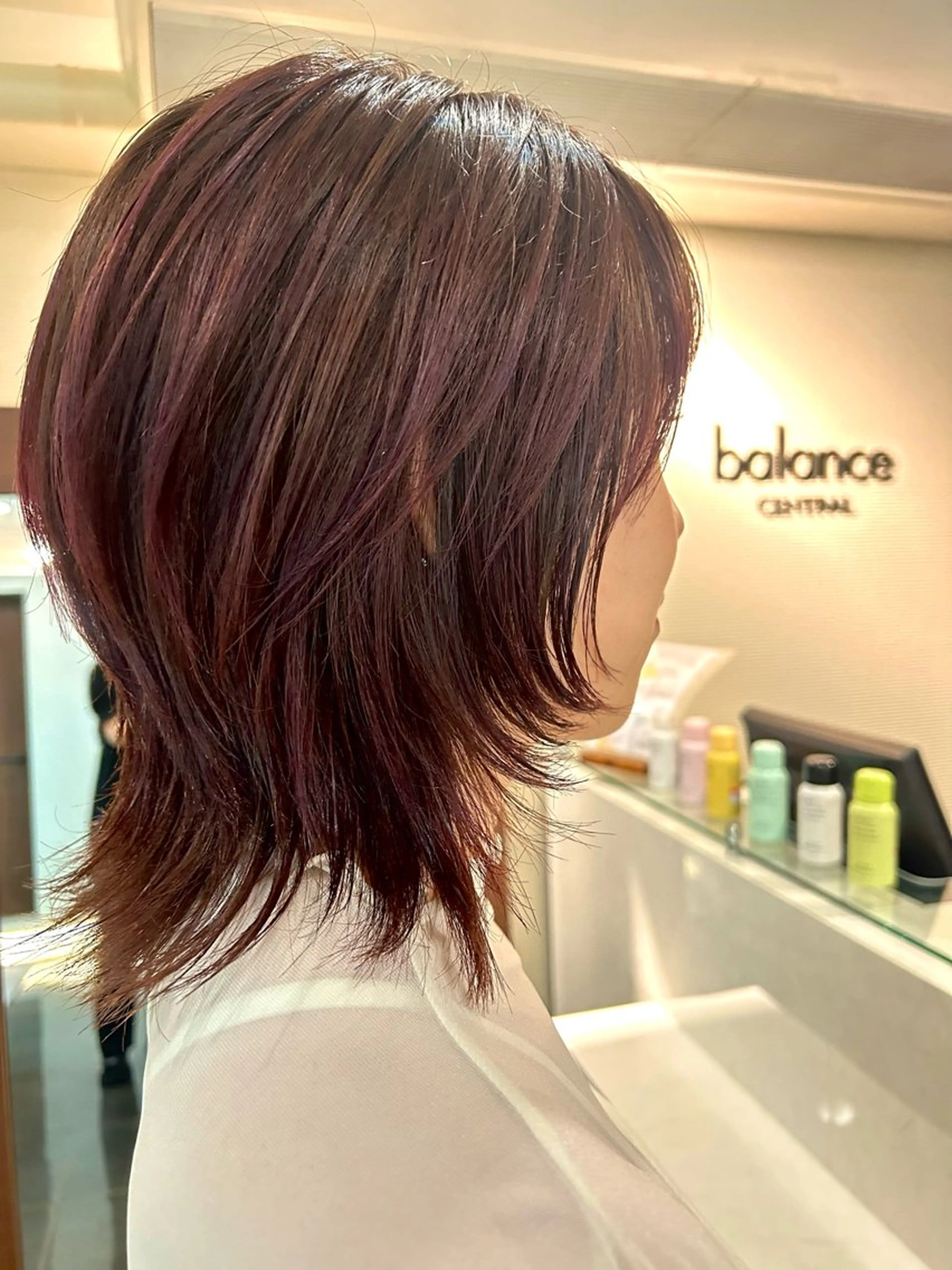 ミディアム カラー 似合わせカット ウルフカット カット ヘアカラー トリートメント チーフデザイナー 若林　麻衣のヘアスタイル