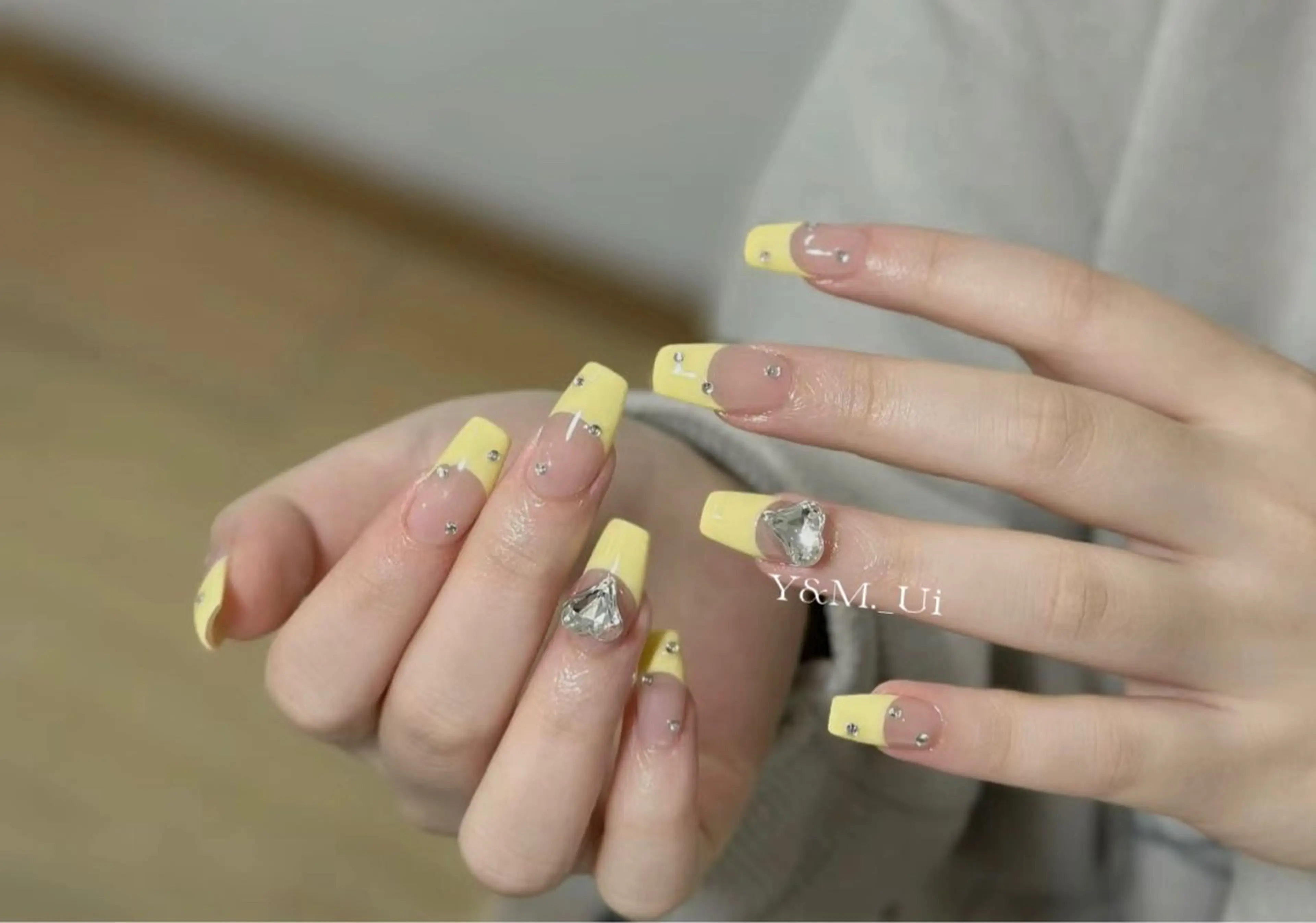 ネイル ハンドネイル ハンドケア Kaka_ パラジェル、長さだしのネイルデザイン