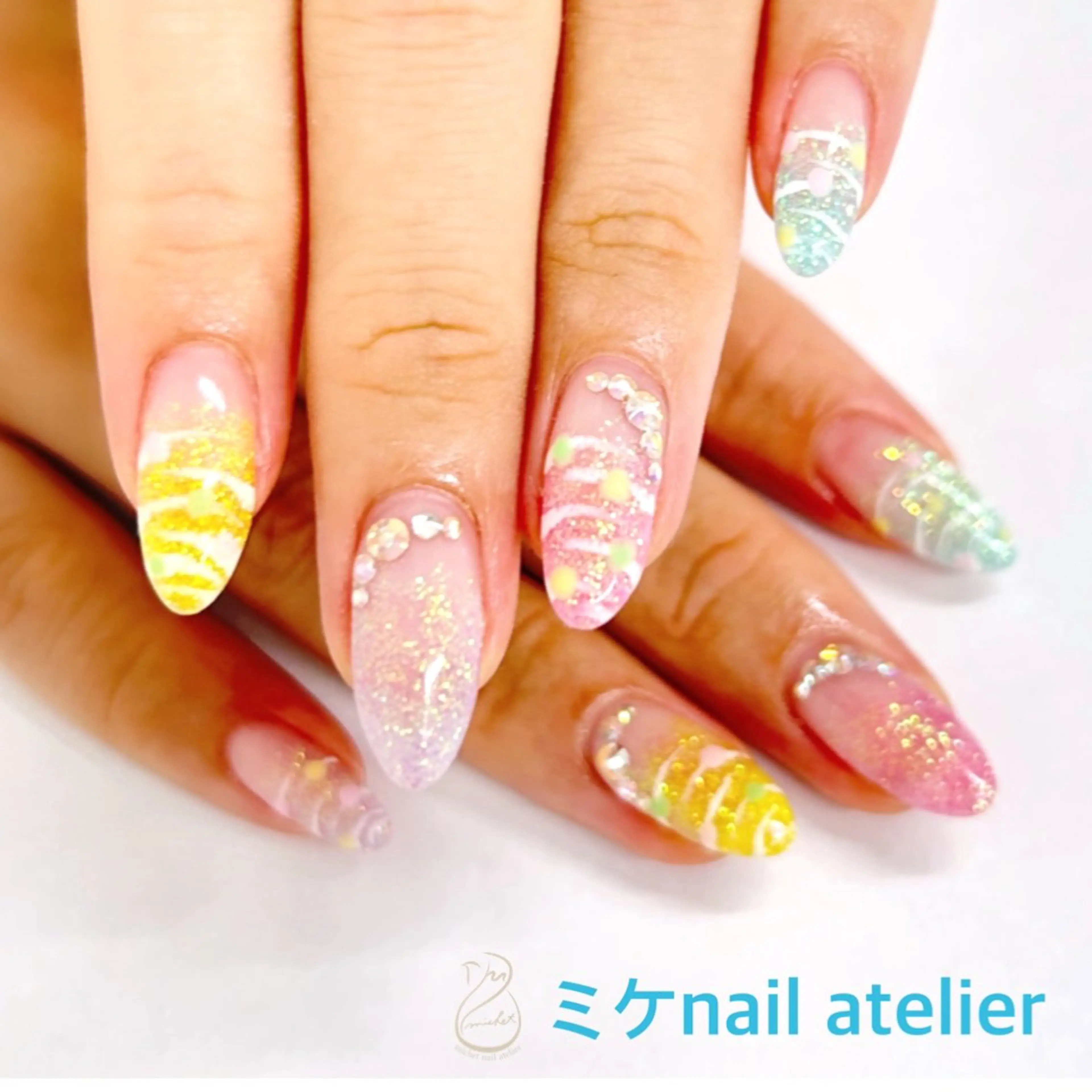 ネイル ブルー ジェルネイル グラデーション ラメ(グリッター) ラメグラデーション ハンドネイル h. rikaのネイルデザイン