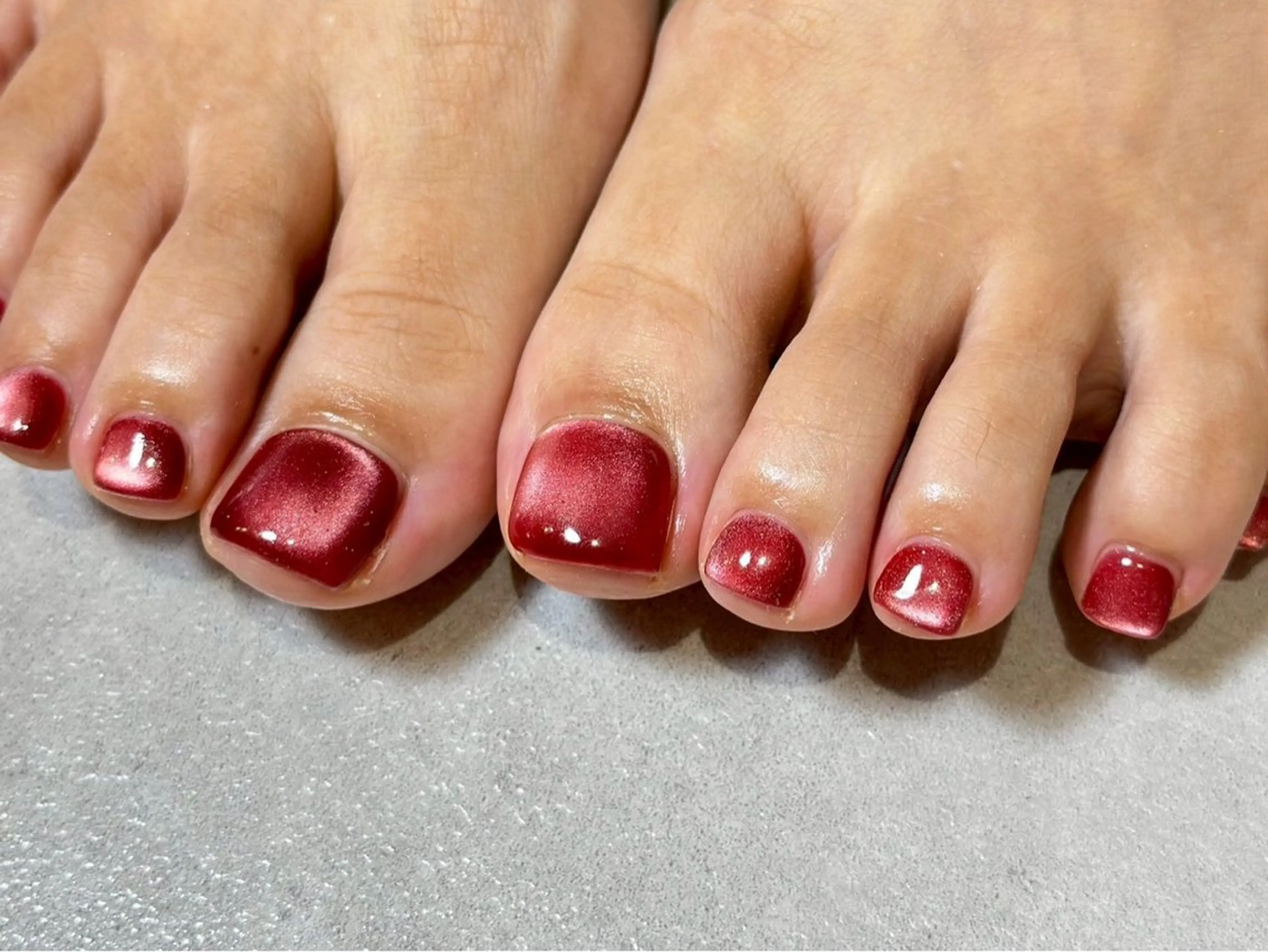 ネイル ボルドー マグネットネイル フットネイル 佐藤 楓夏のネイルデザイン