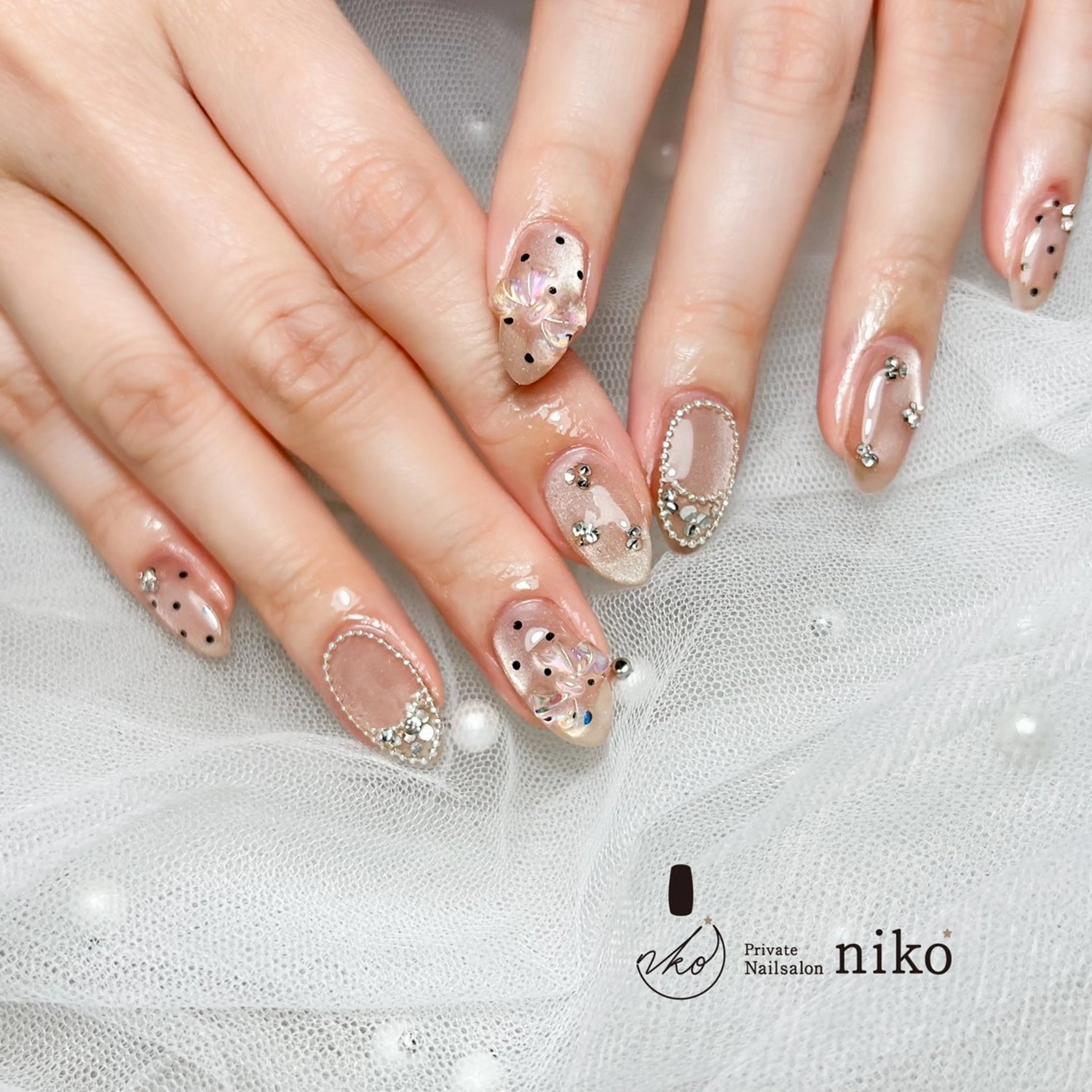 ネイル ハンドネイル フットネイル 岡部 彩美のマツエク・マツパデザイン