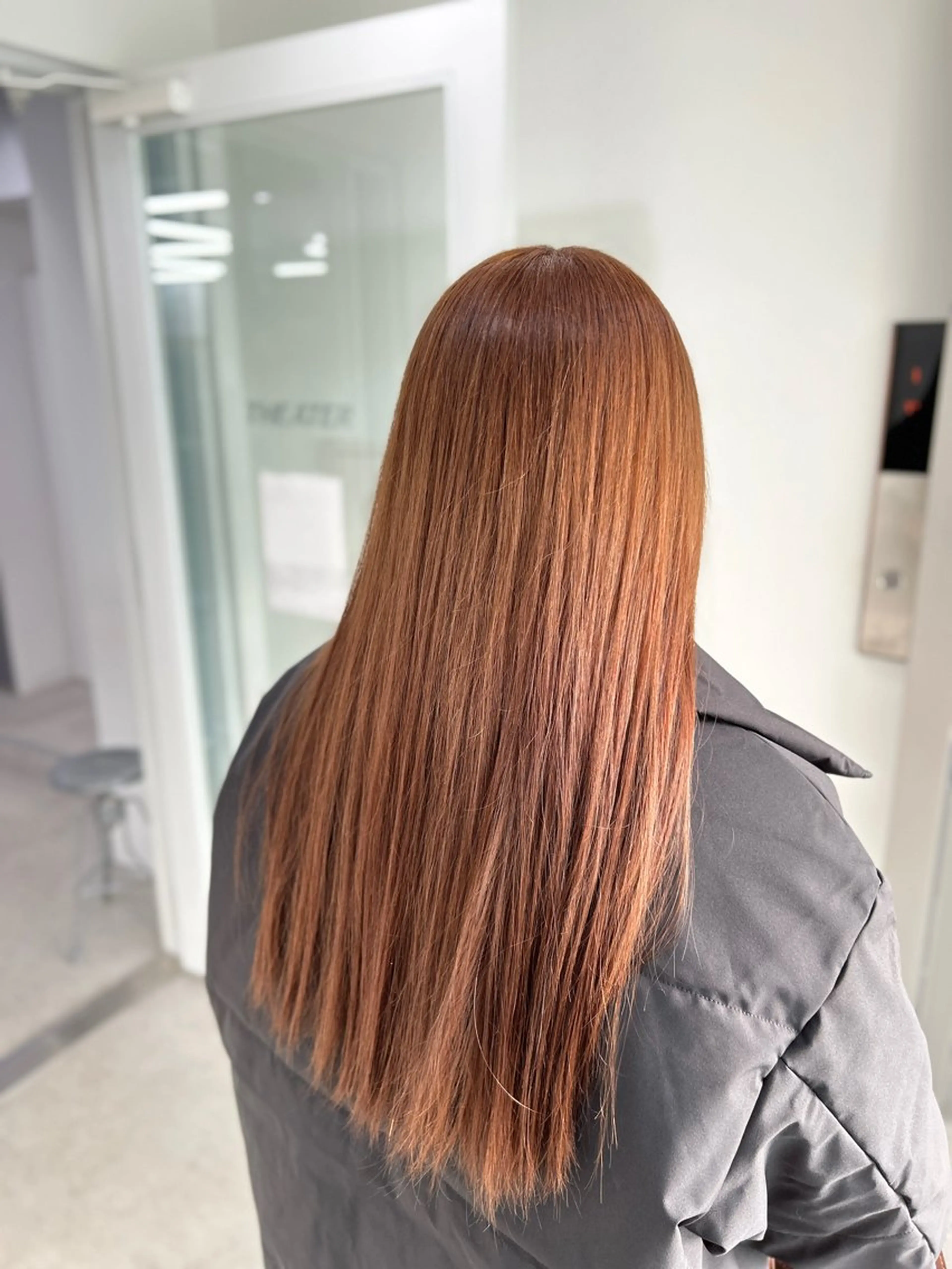 カラー ヘアカラー ハイトーン/ベージュ デザイン/りくとのヘアスタイル