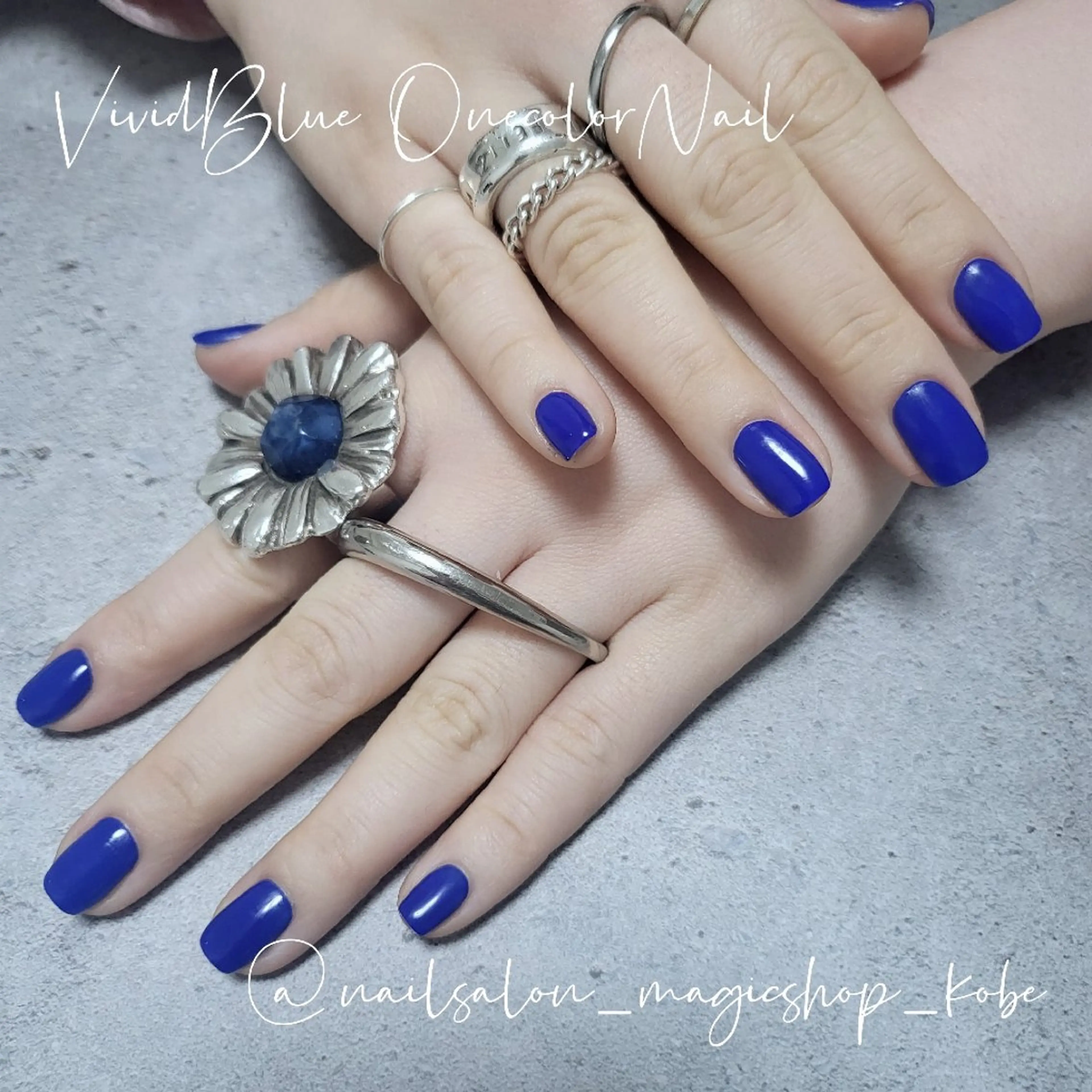 ネイル ブルー ジェルネイル ワンカラーネイル シルバー ソフトジェル ハンドネイル Nailsalon MagicShopのネイルデザイン