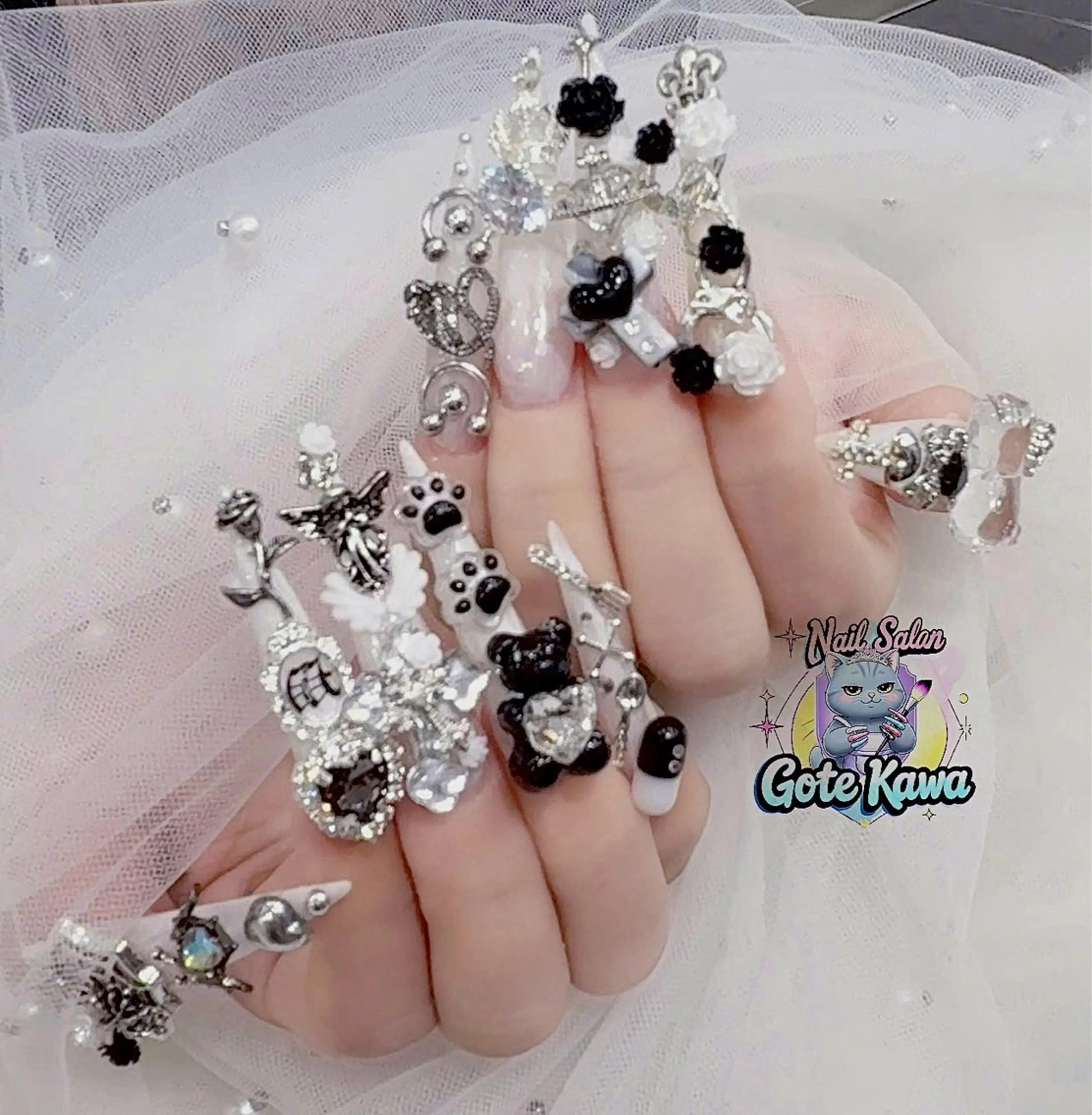 ネイル キラキラネイル 韓国ネイル スカルプネイル ハンドネイル ハンドケア Gote Kawa nail salonのネイルデザイン