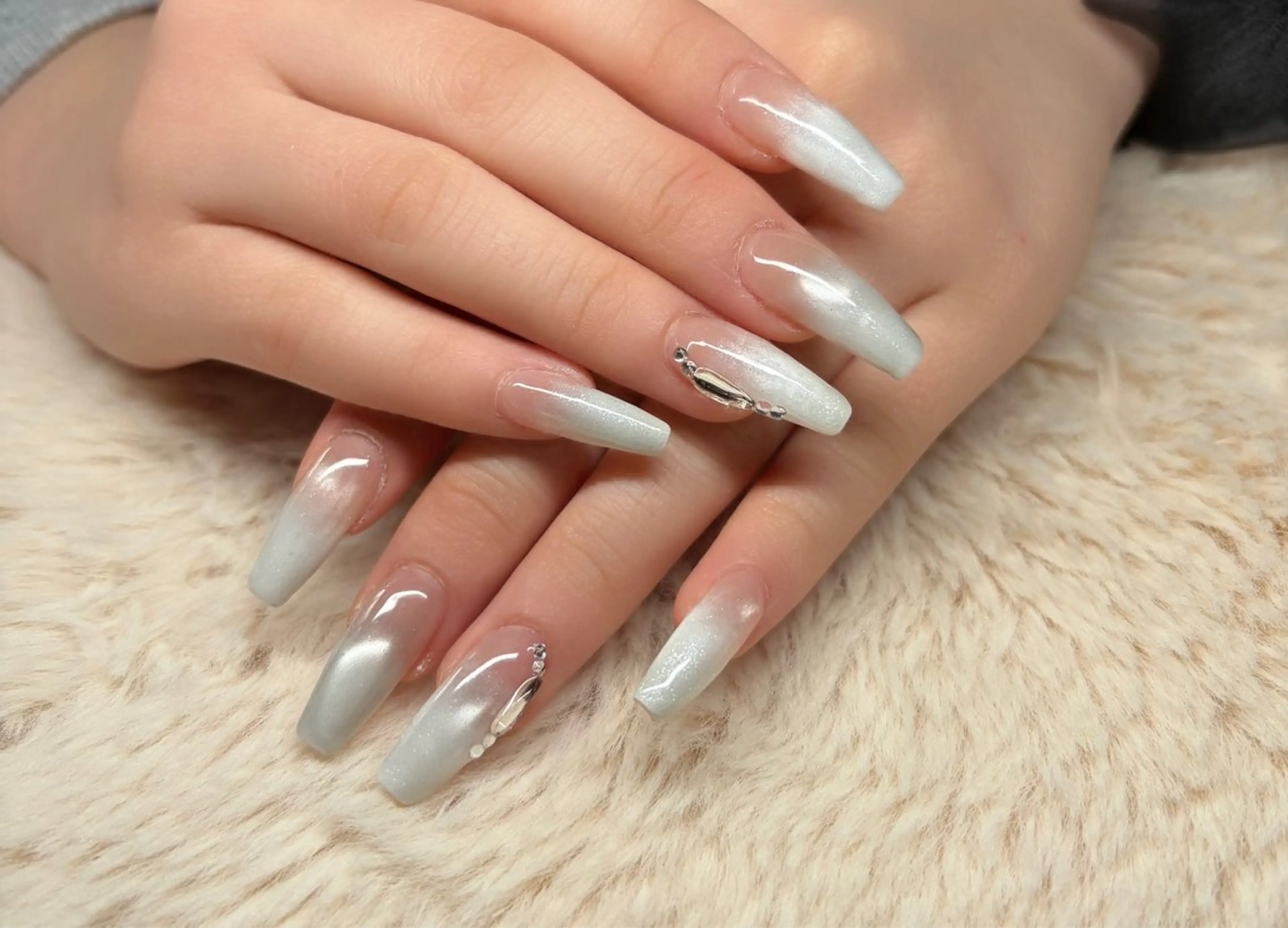 ネイル グラデーション マグネットネイル 持ち込み Lowé みるくのネイルデザイン