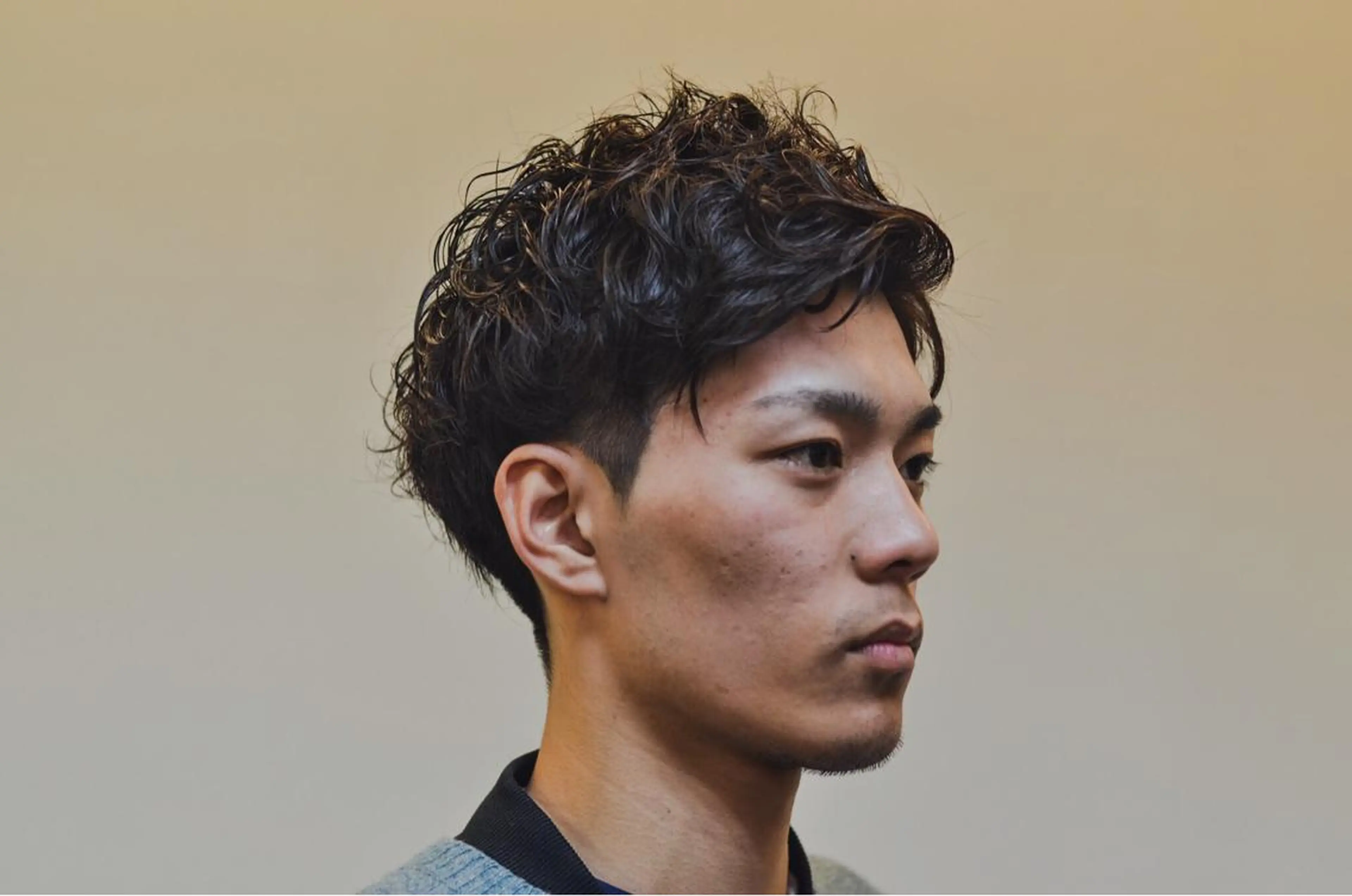 ショート ミディアム パーマ メンズ ミディアムパーマ メンズパーマ ツーブロック 刈り上げ ニュアンスパーマ Hair Salon AYATA所属・メンズ限定✂️撮影 モデル募集！林 拓実のヘアスタイル