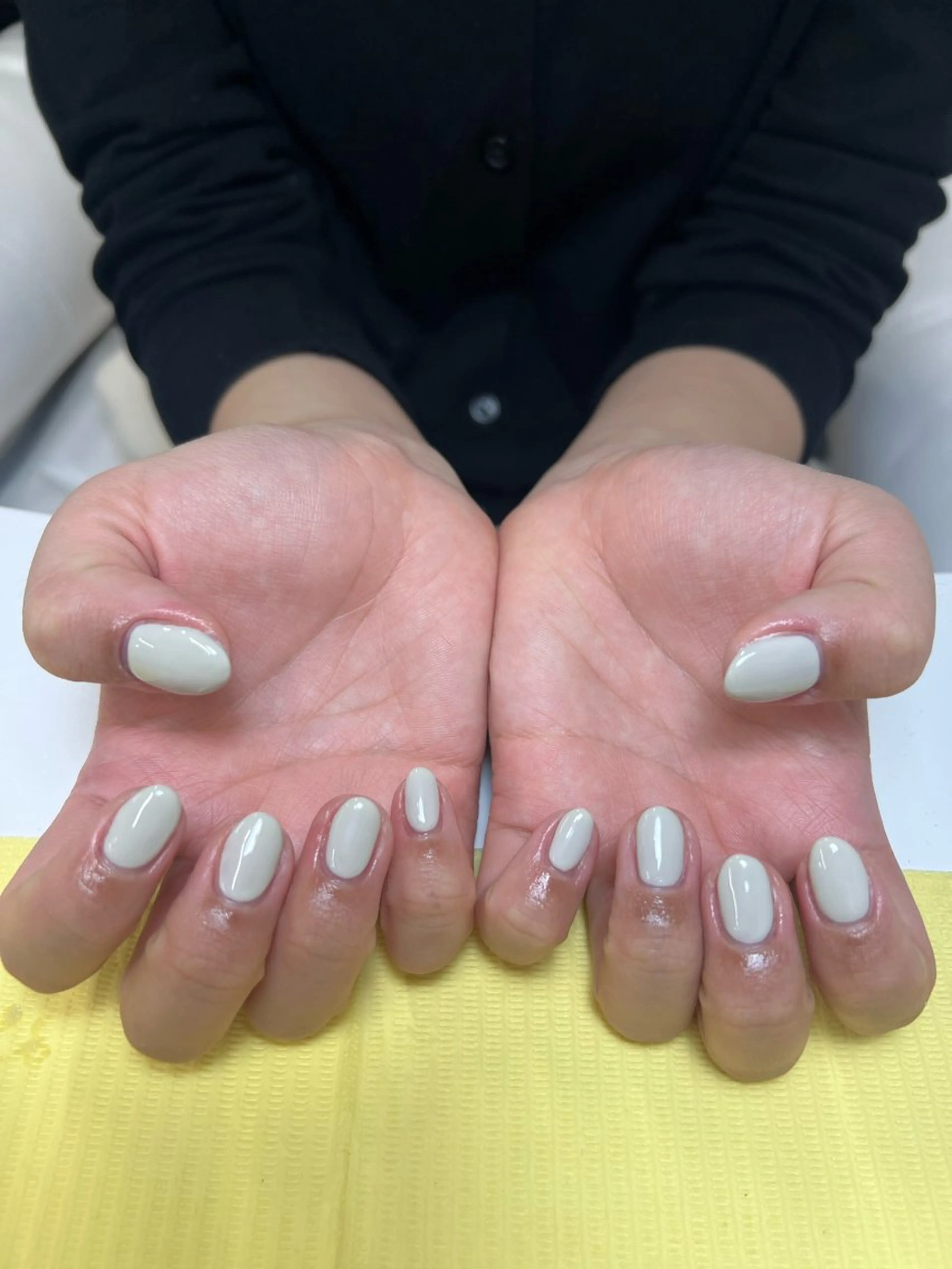 ネイル ホワイト ハンドネイル tumake🩷 Aliceのネイルデザイン