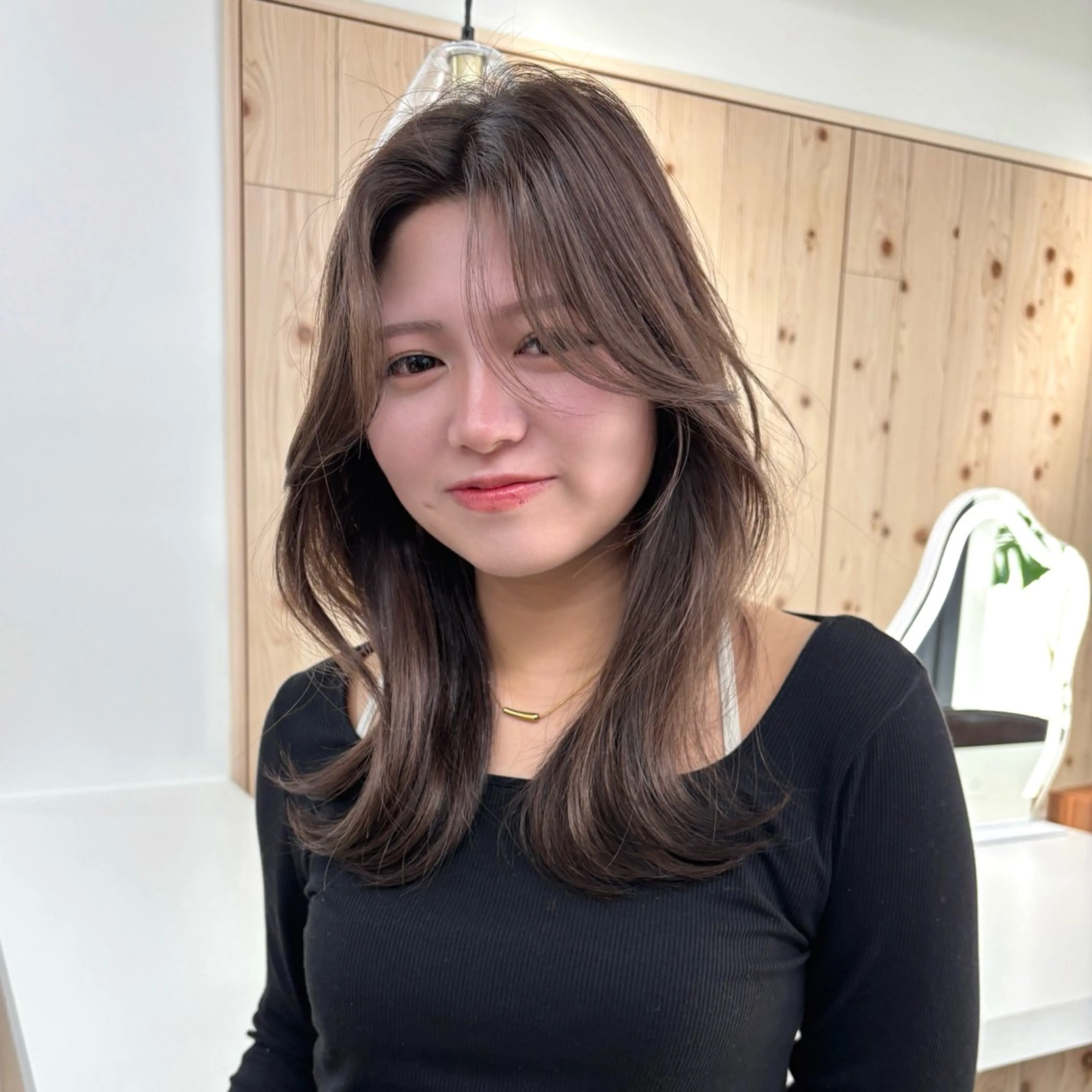 ミディアム カラー カット ヘアカラー トリートメント 韓国ヘア/髪質改善/ レイヤー/ブラウンのヘアスタイル