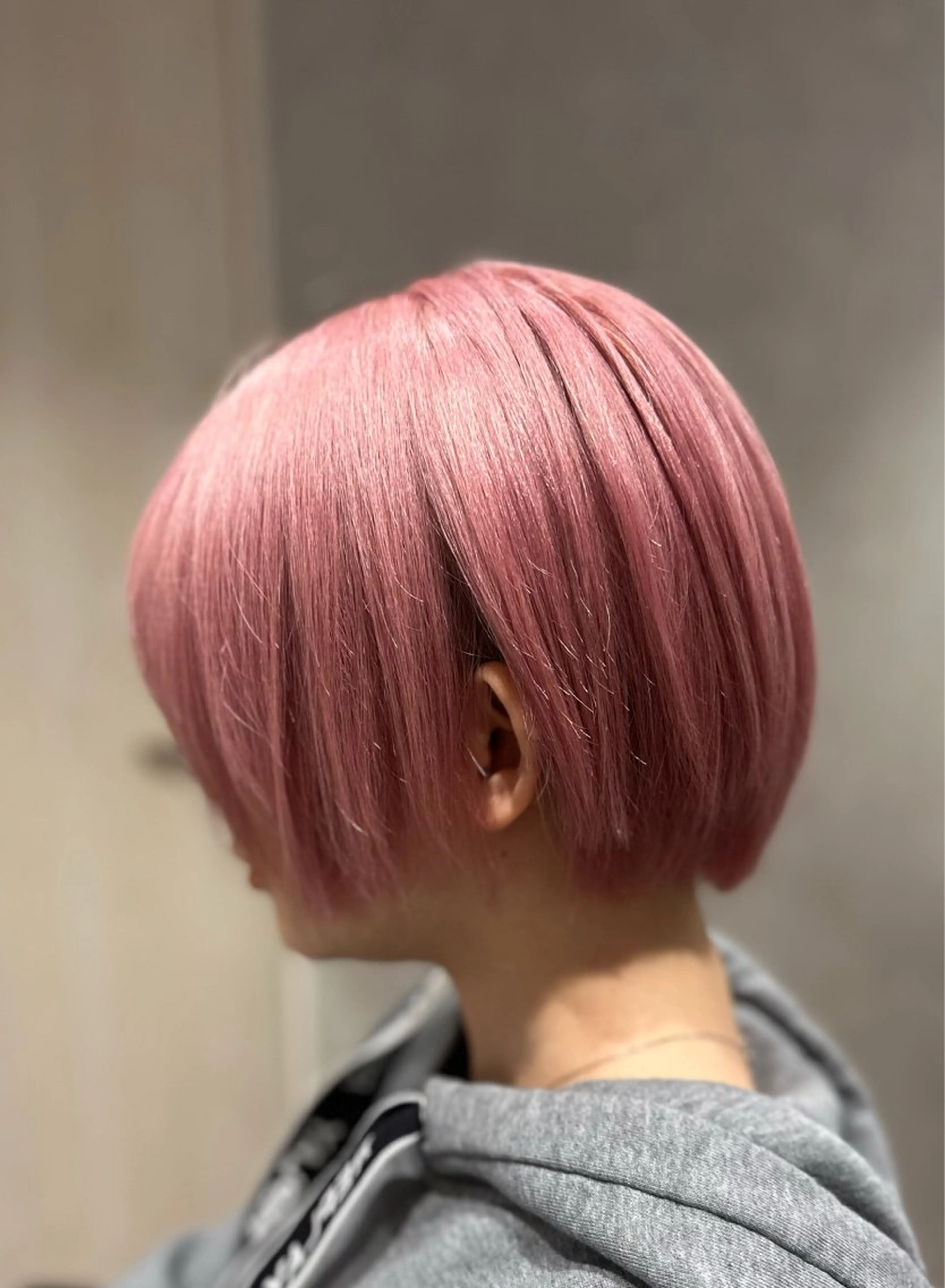 ショート カラー ✂️秋葉原 🤍YURI🤍のヘアスタイル