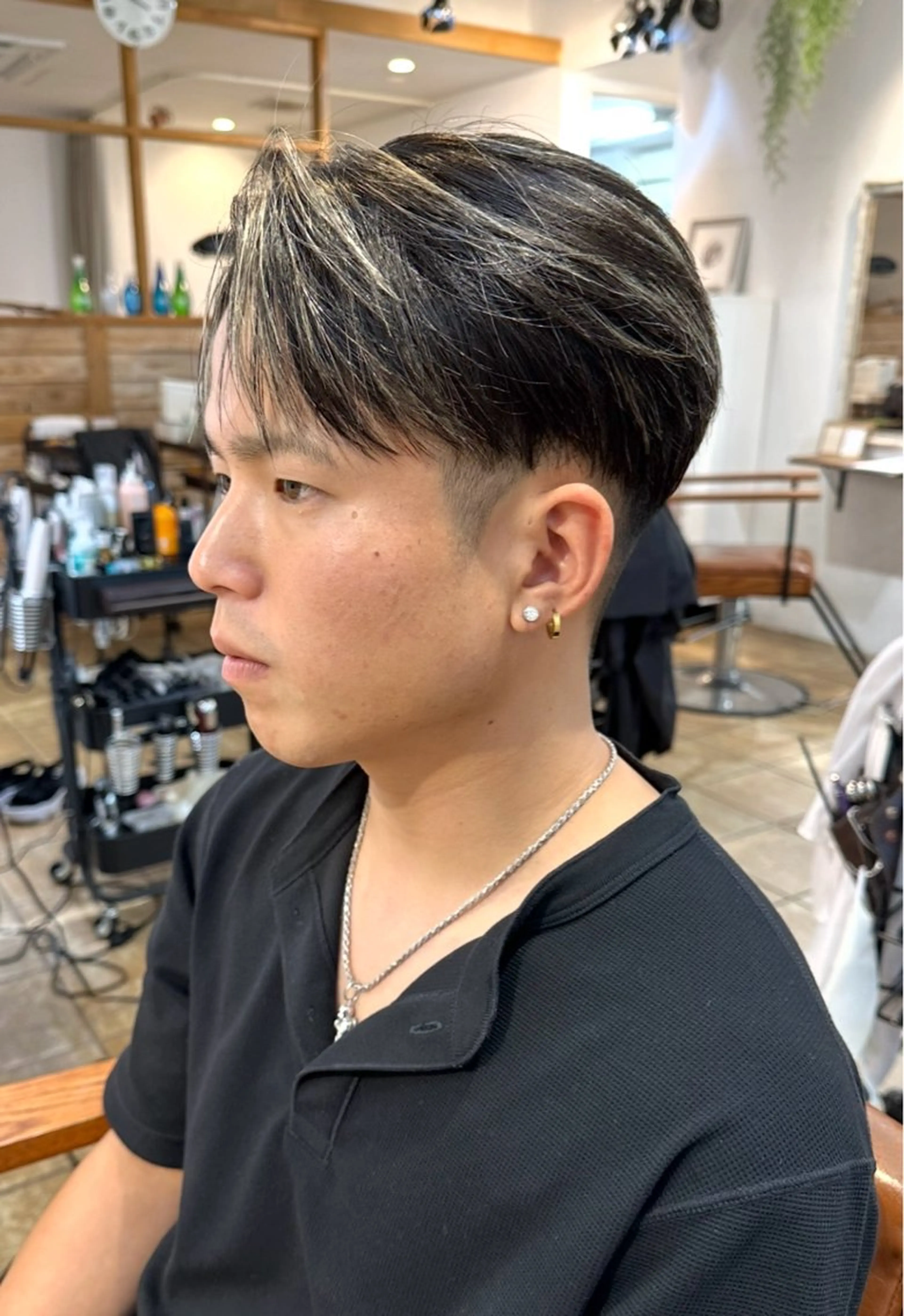 ショート メンズ センターパート メンズメッシュ 髪質改善 シースルーバング 縮毛矯正 渋谷 メンズヘア⭐️ タニグチヨシユキのヘアスタイル