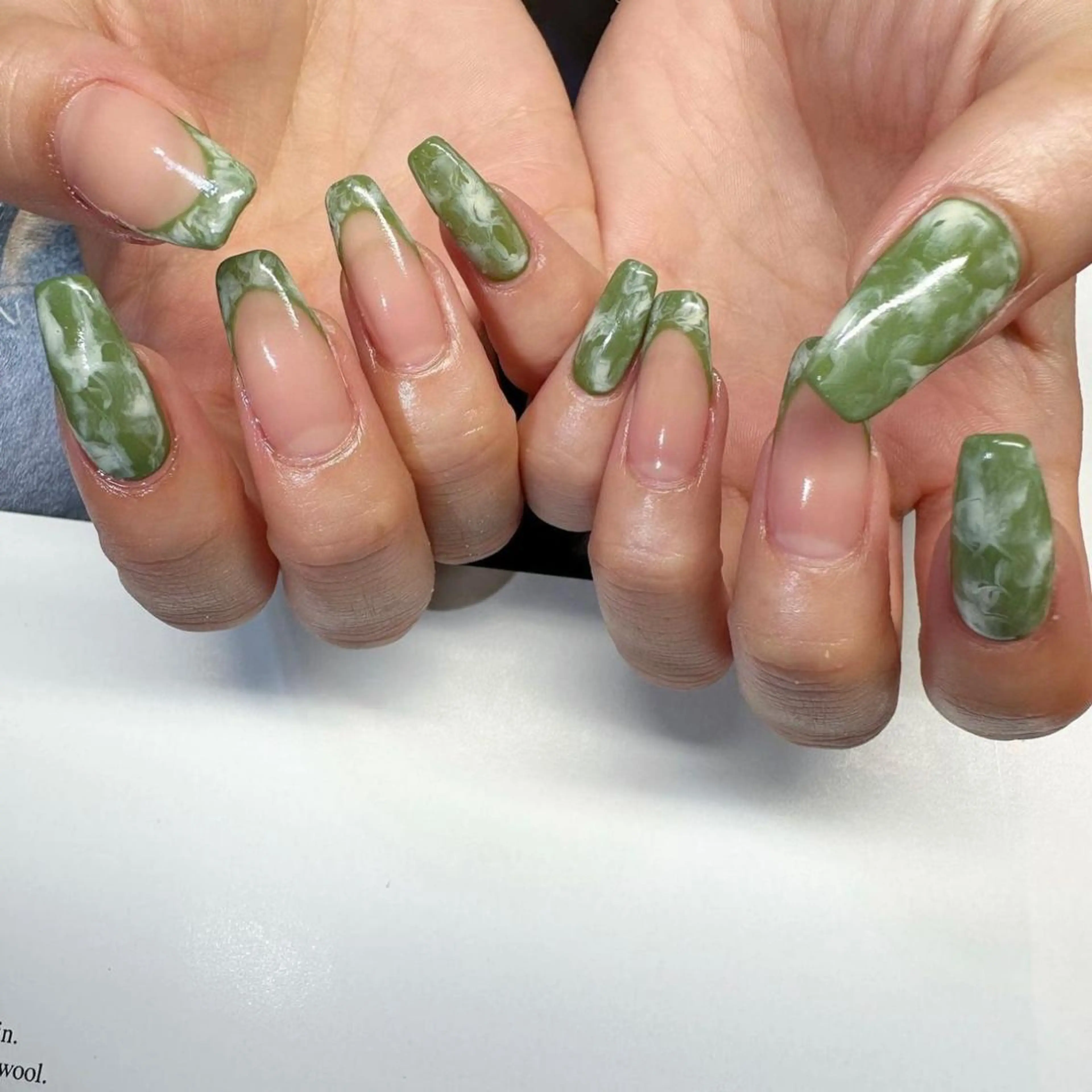 ネイル フレンチネイル グリーン 韓国ネイル 大理石ネイル(マーブル) ニュアンスネイル 🪞KAPE NAIL 🪞のネイルデザイン