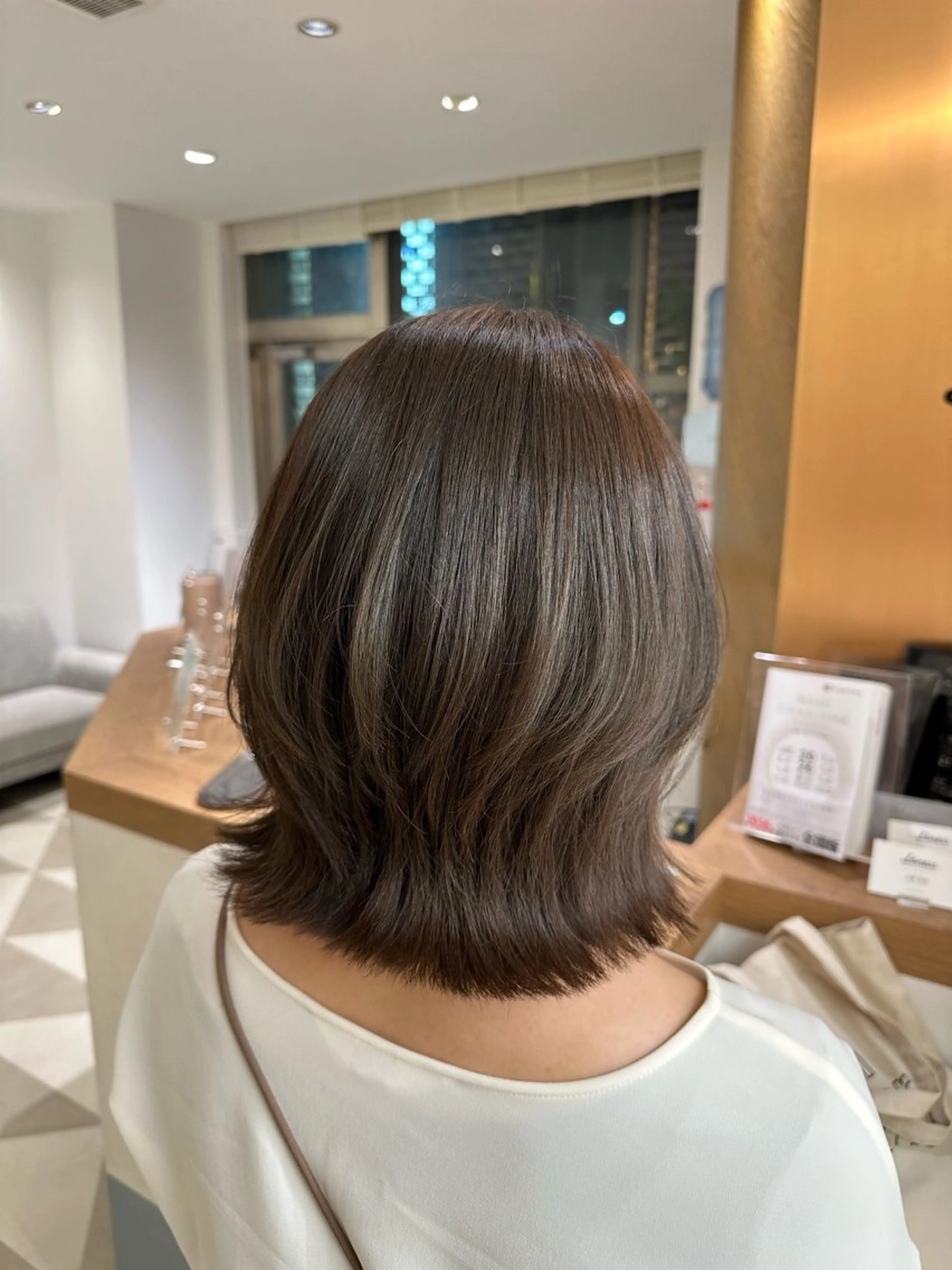 ミディアム 安丸 結夏のヘアスタイル