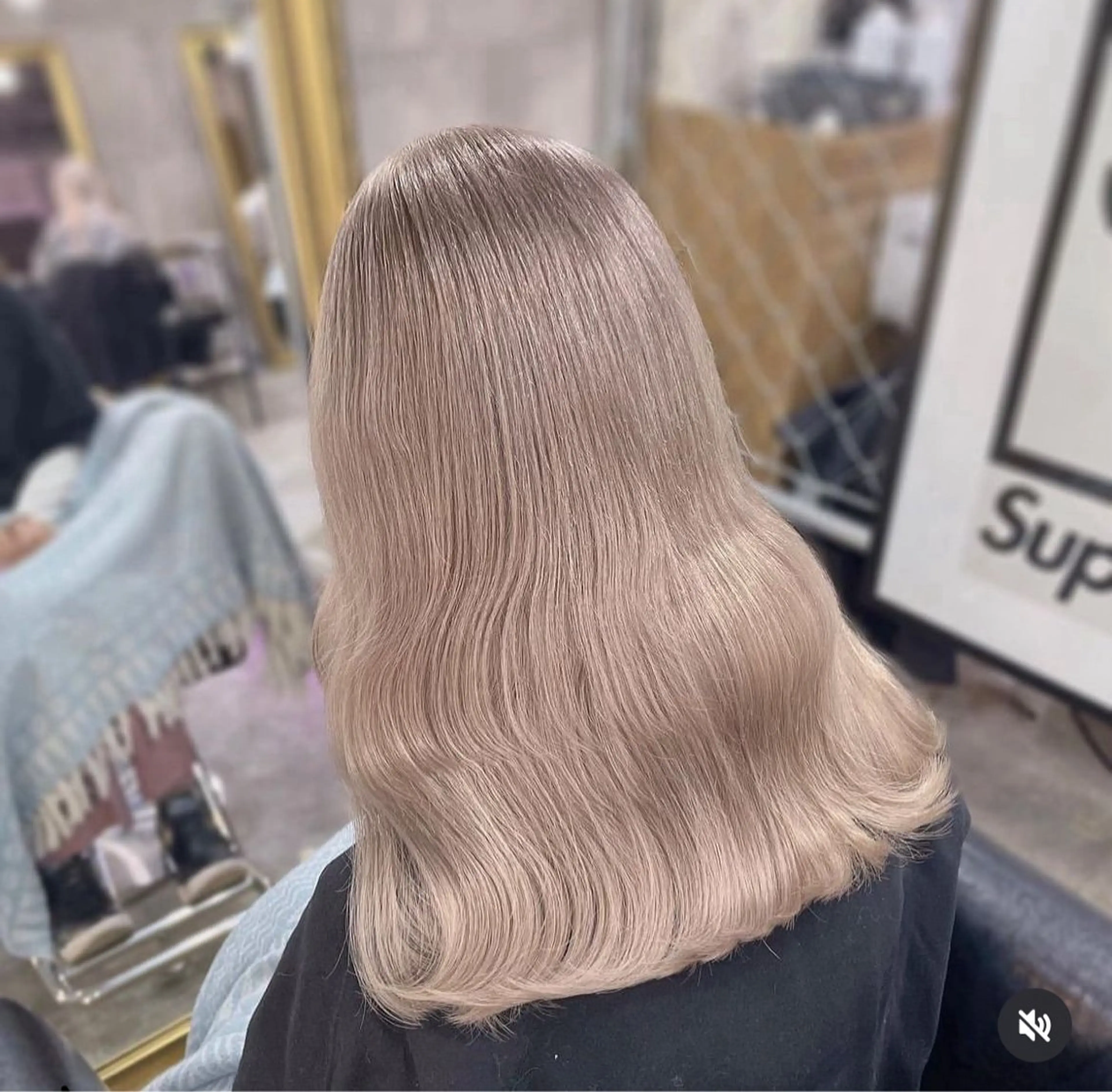 セミロング カラー シールエクステ ベージュカラー ブリーチ ダブルカラー ハイトーンカラー MIRAC所属・Ryoichi⛓️ 韓国ヘア/ハイトーンのヘアスタイル