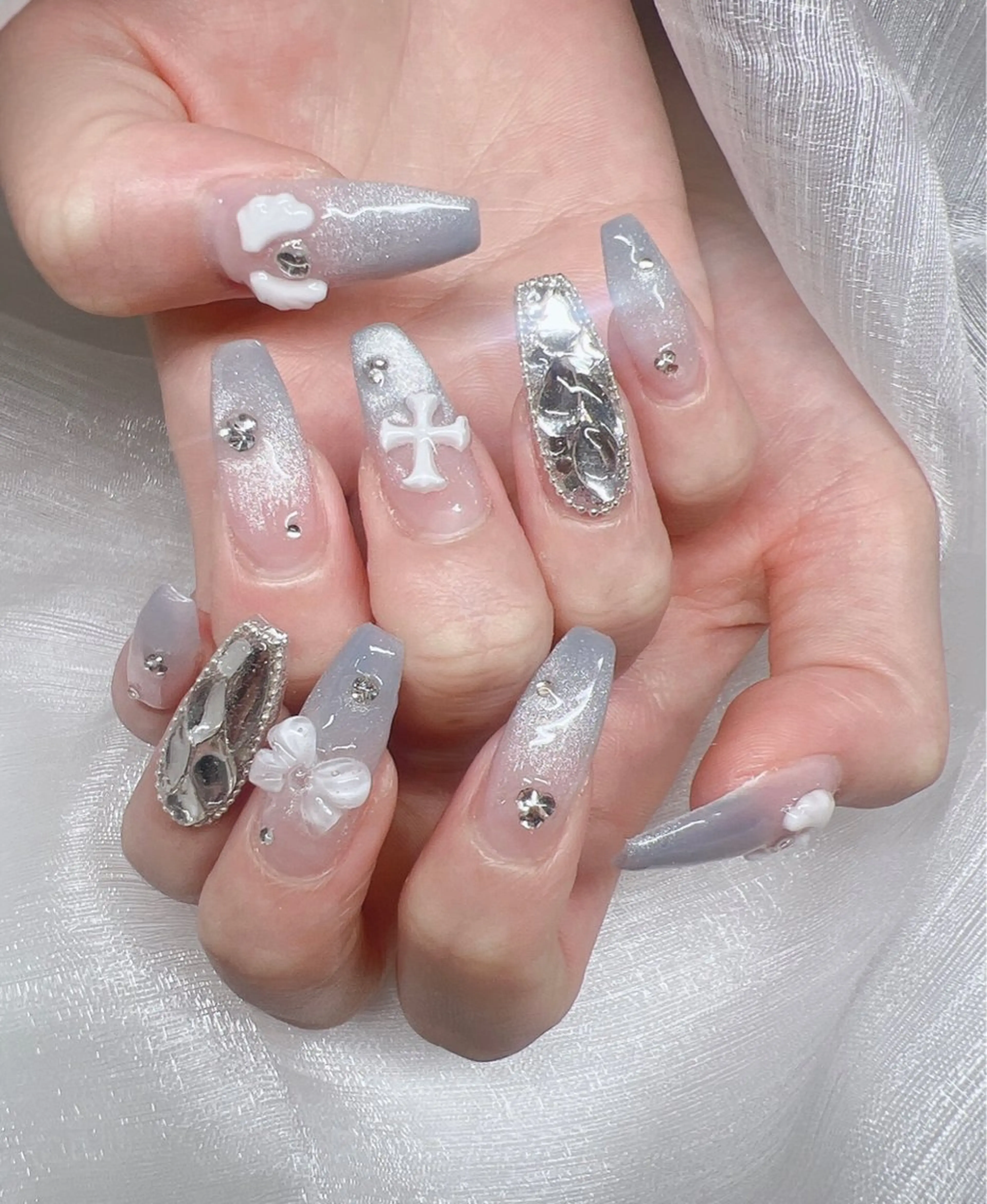 ネイル 長さ出し グラデーション キラキラネイル マグネットネイル ニュアンスネイル ハンドネイル Lee Ainのネイルデザイン