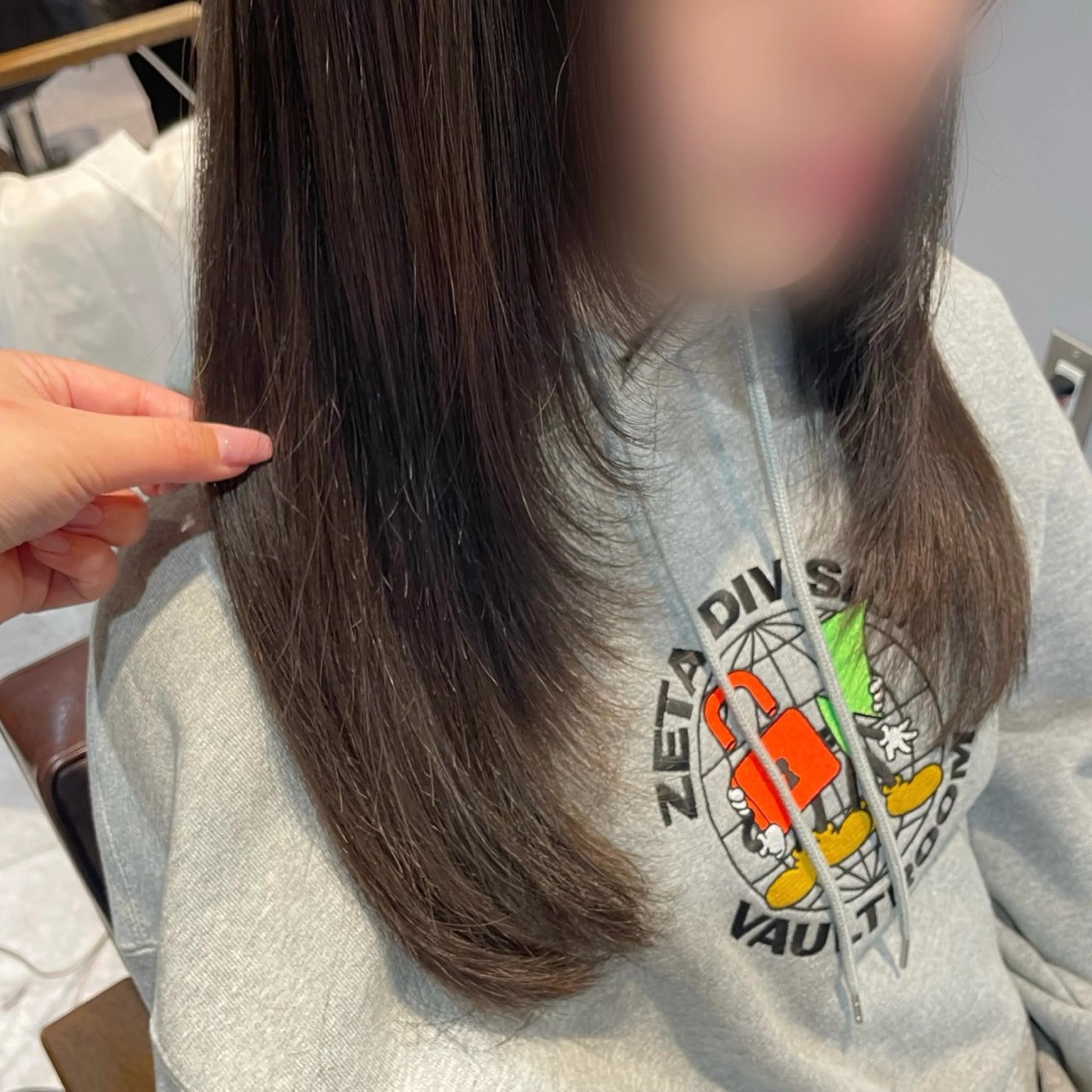 セミロング カラー アッシュ アッシュブラウン ブラウンカラー レイヤーカット Mimi🎀ブリーチ なし透明感 Ｗカラーのヘアスタイル