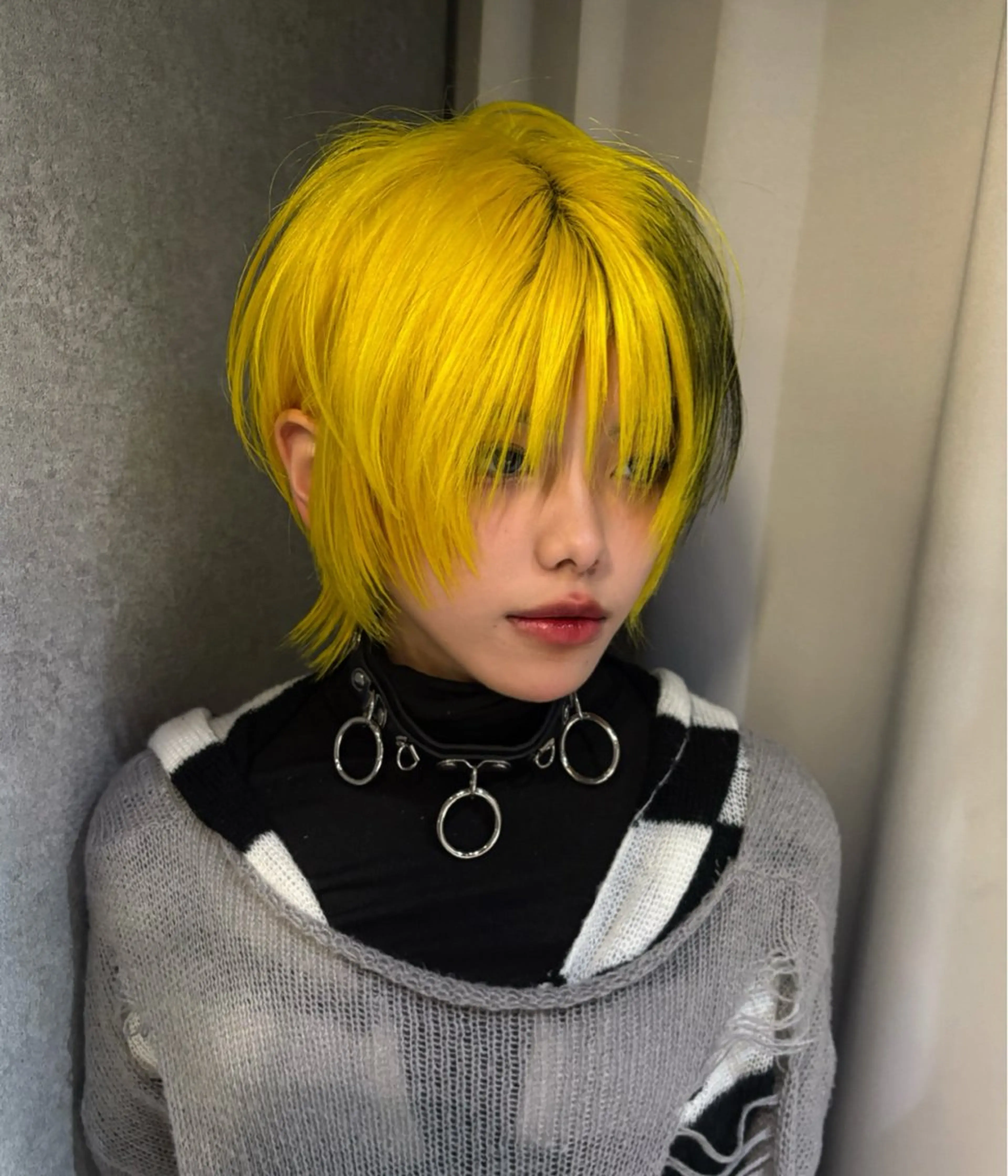 ショート カラー 黒髪 イエローカラー カット ヘアカラー トリートメント jyui/原宿 ハイトーン/デザインのヘアスタイル