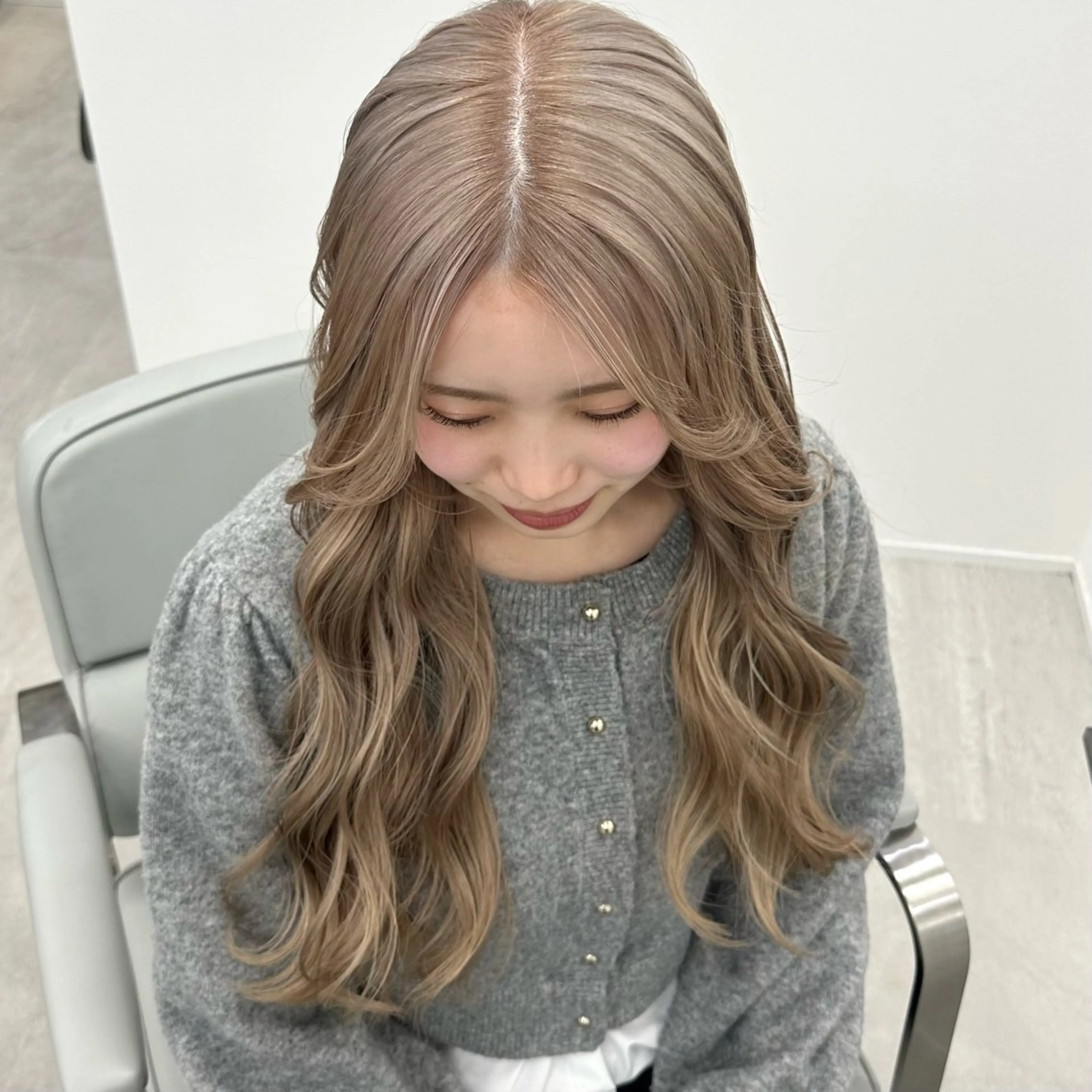 ロング カラー ヘアカラー トリートメント ブリーチ/ベージュ /natsumiのヘアスタイル