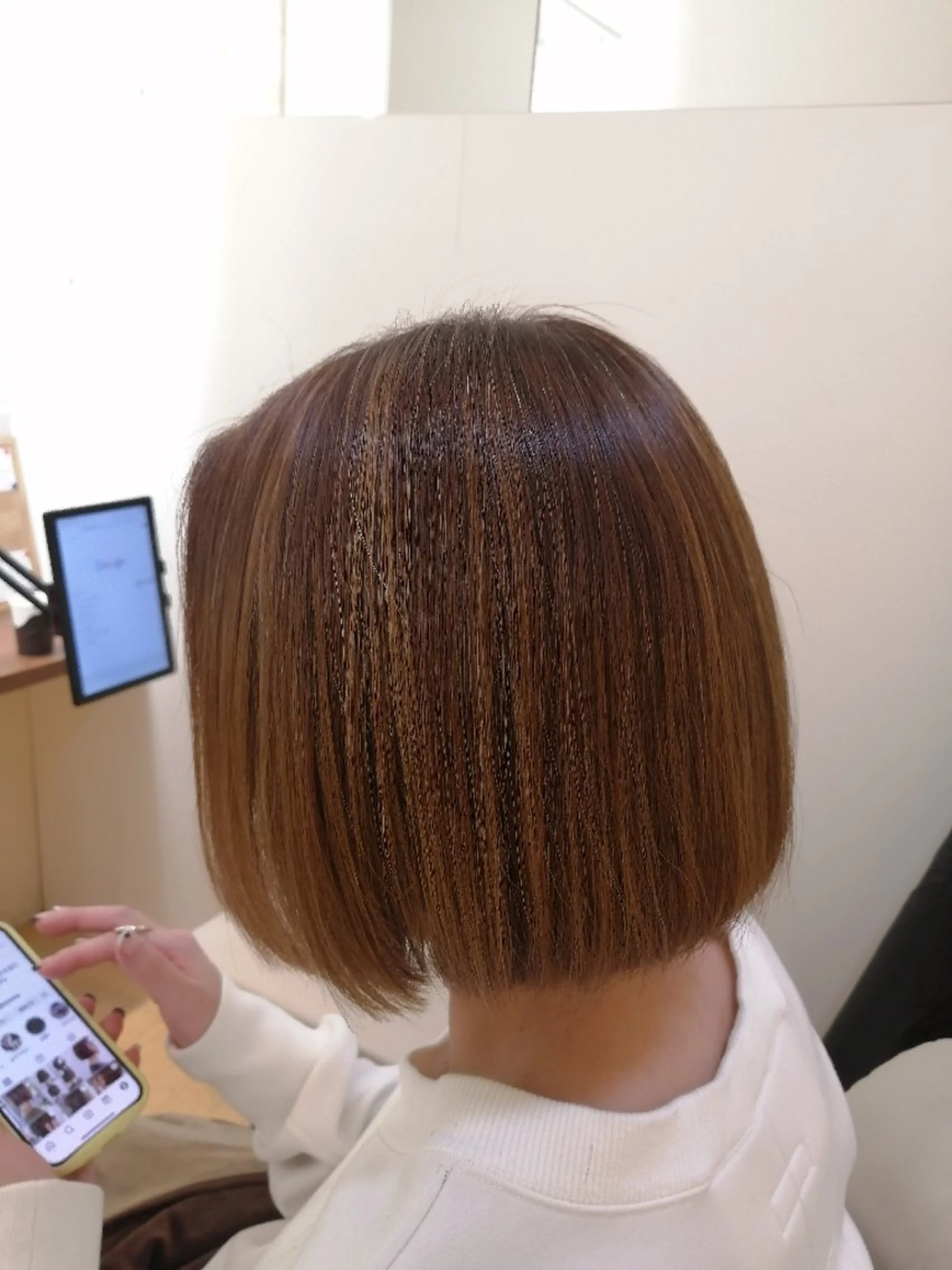 ミディアム ボブ ハイライト 鈴木 さやかのヘアスタイル