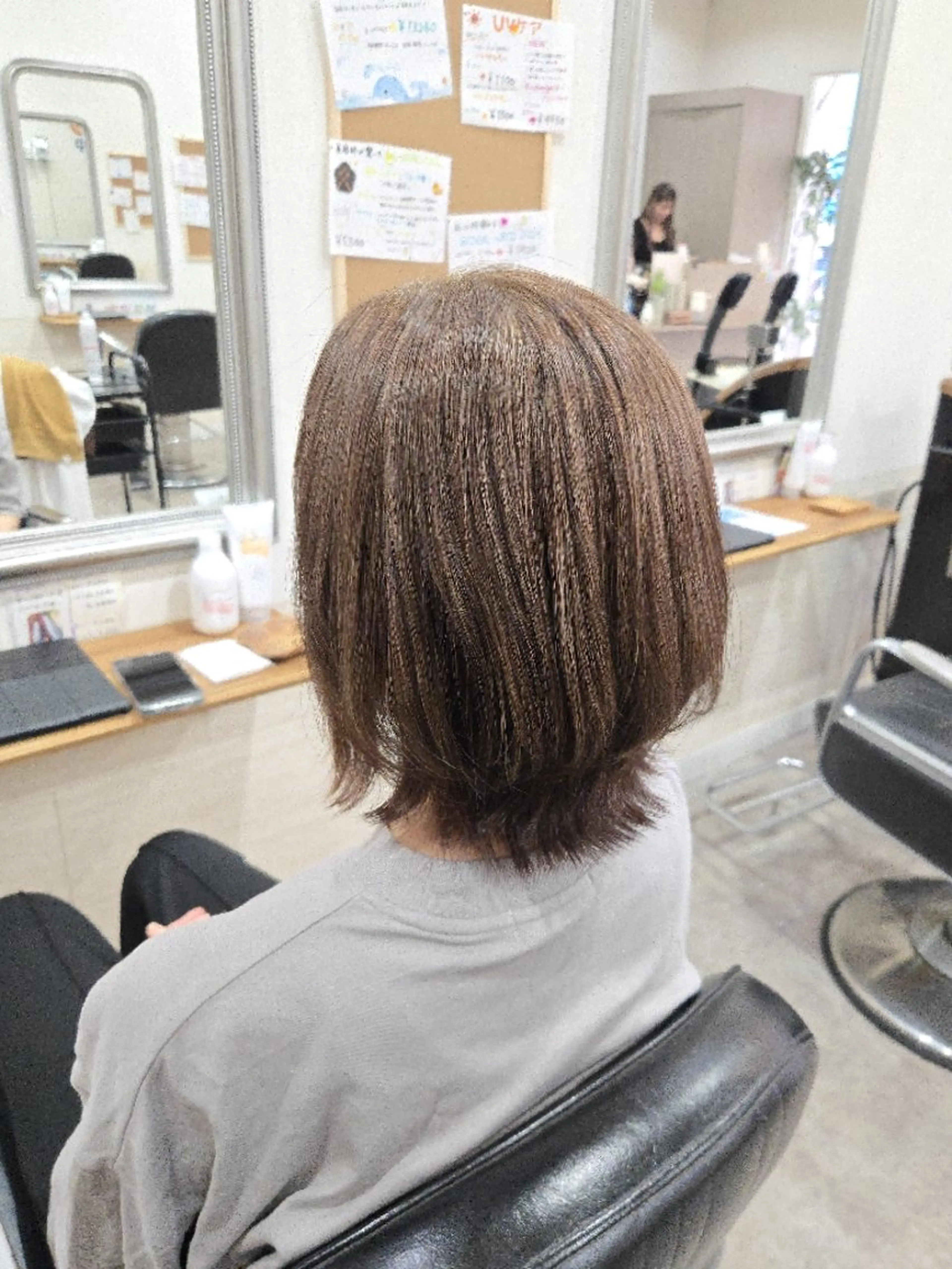 ショート カット 縮毛矯正 暖色🍎透明感カラー 🩵小林かりんのヘアスタイル
